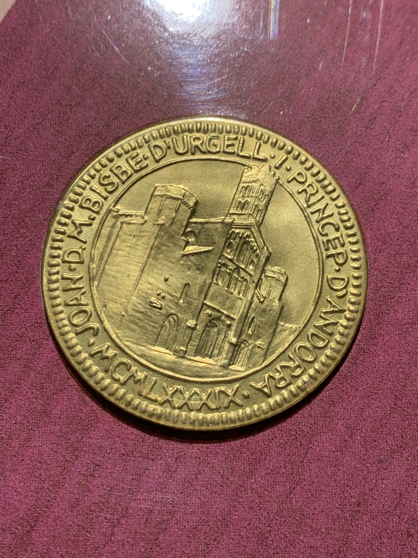 《竞宝斋》第247场-周日，周一 ，周二3场连拍 (全场包邮) 册装 安道尔 1989 萨拉主教千禧年 25D 银币 900银 20克 少见