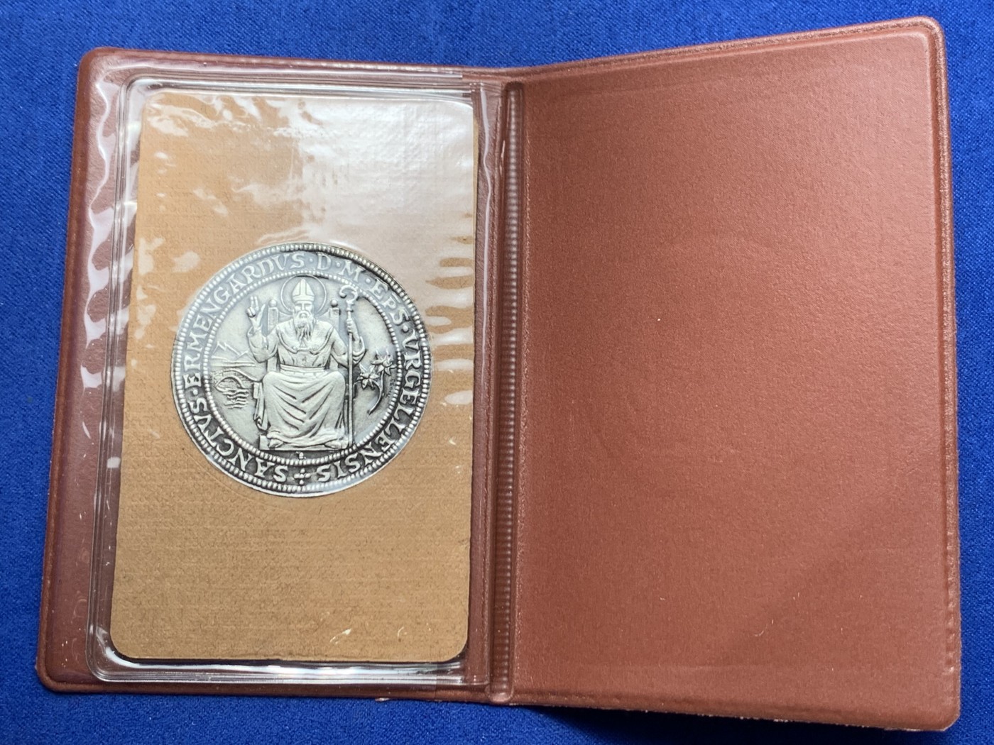 《竞宝斋》第247场-周日，周一 ，周二3场连拍 (全场包邮) 安道尔1977年红衣主教 币章 925银 25克 带包装