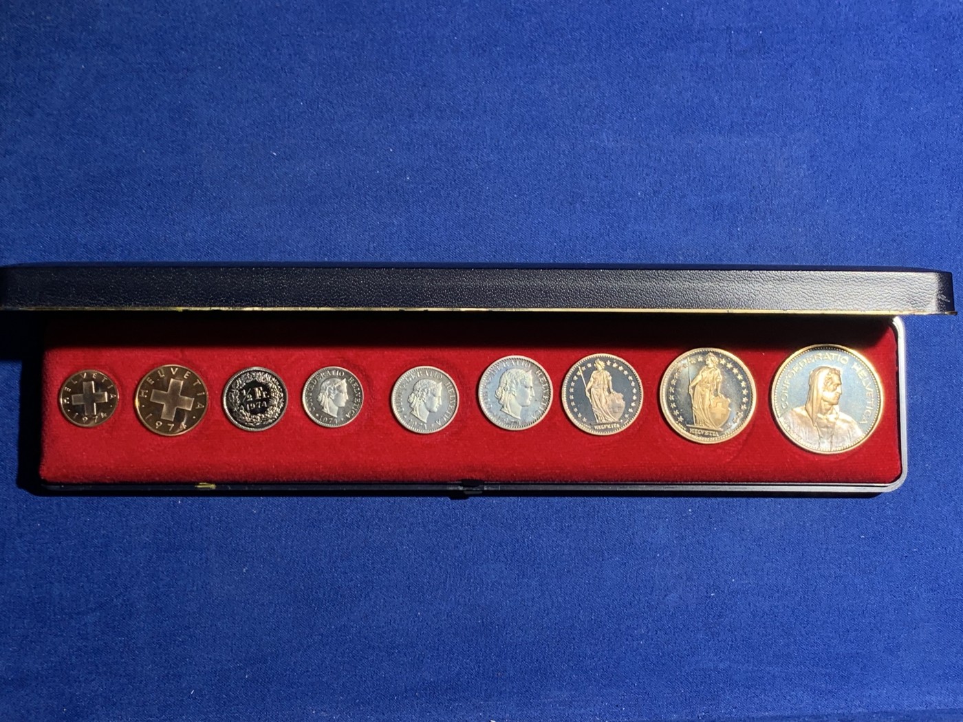 《竞宝斋》第247场-周日，周一 ，周二3场连拍 (全场包邮) 早期长盒子装 瑞士1974年八枚套 PROOF精制套币 非常少见