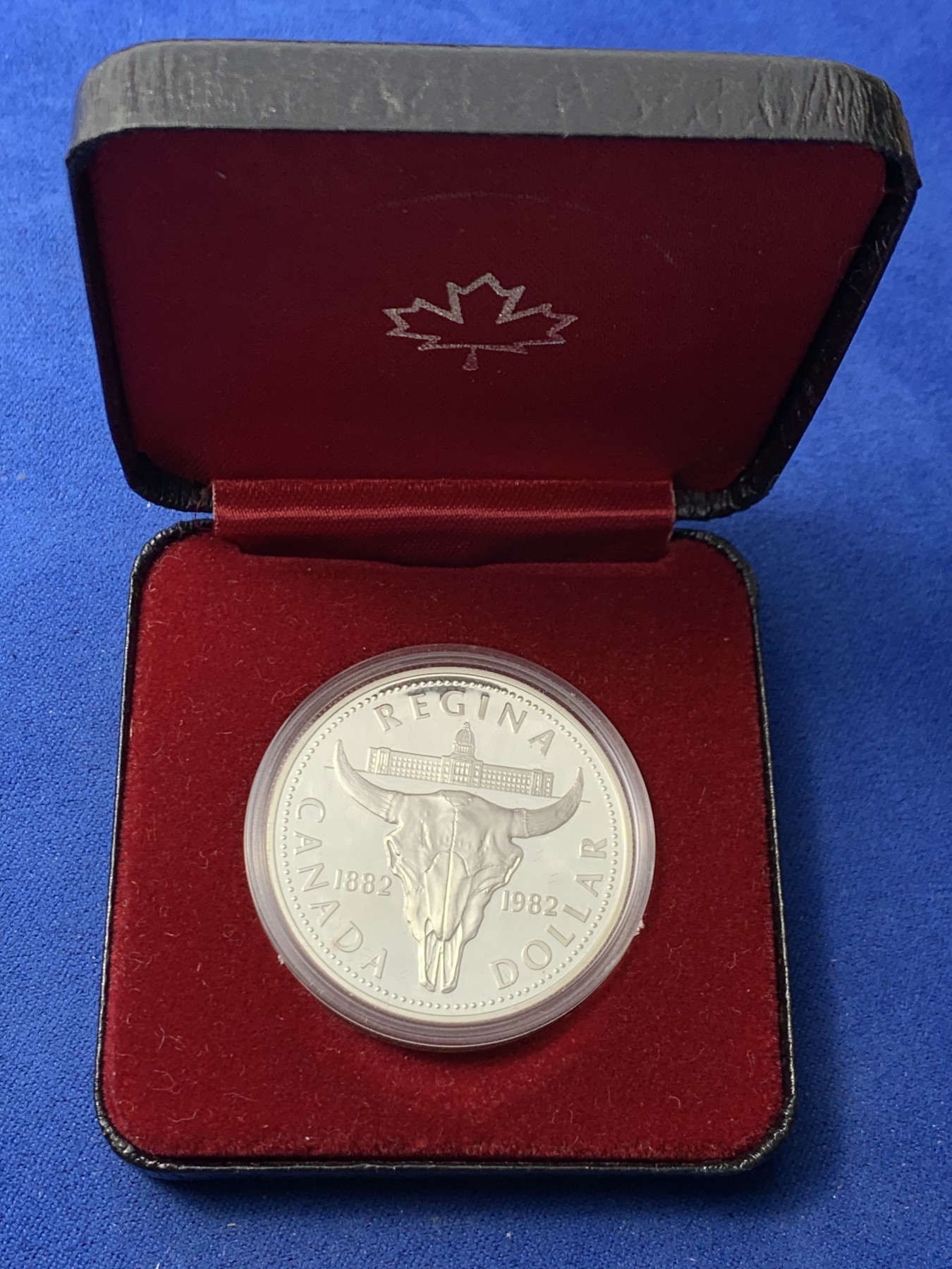 《竞宝斋》第247场-周日，周一 ，周二3场连拍 (全场包邮) 加拿大 1982年 里贾纳市成立100周年 纪念银币 PF 状态 保存的不错 40年了