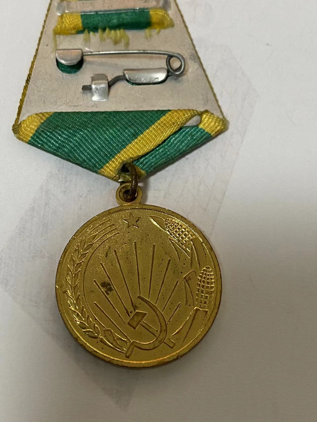 苏联勋章奖章3月11日拍卖第四期3月13日晚上九点结束 苏联奖章黑土地