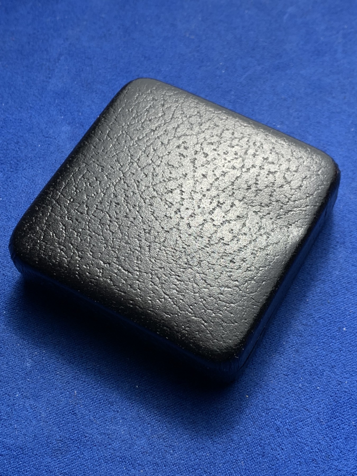 《竞宝斋》第247场-周日，周一 ，周二3场连拍 (全场包邮) 原盒 加拿大1983年年轻女王头像，大银币proof精制，重量26g