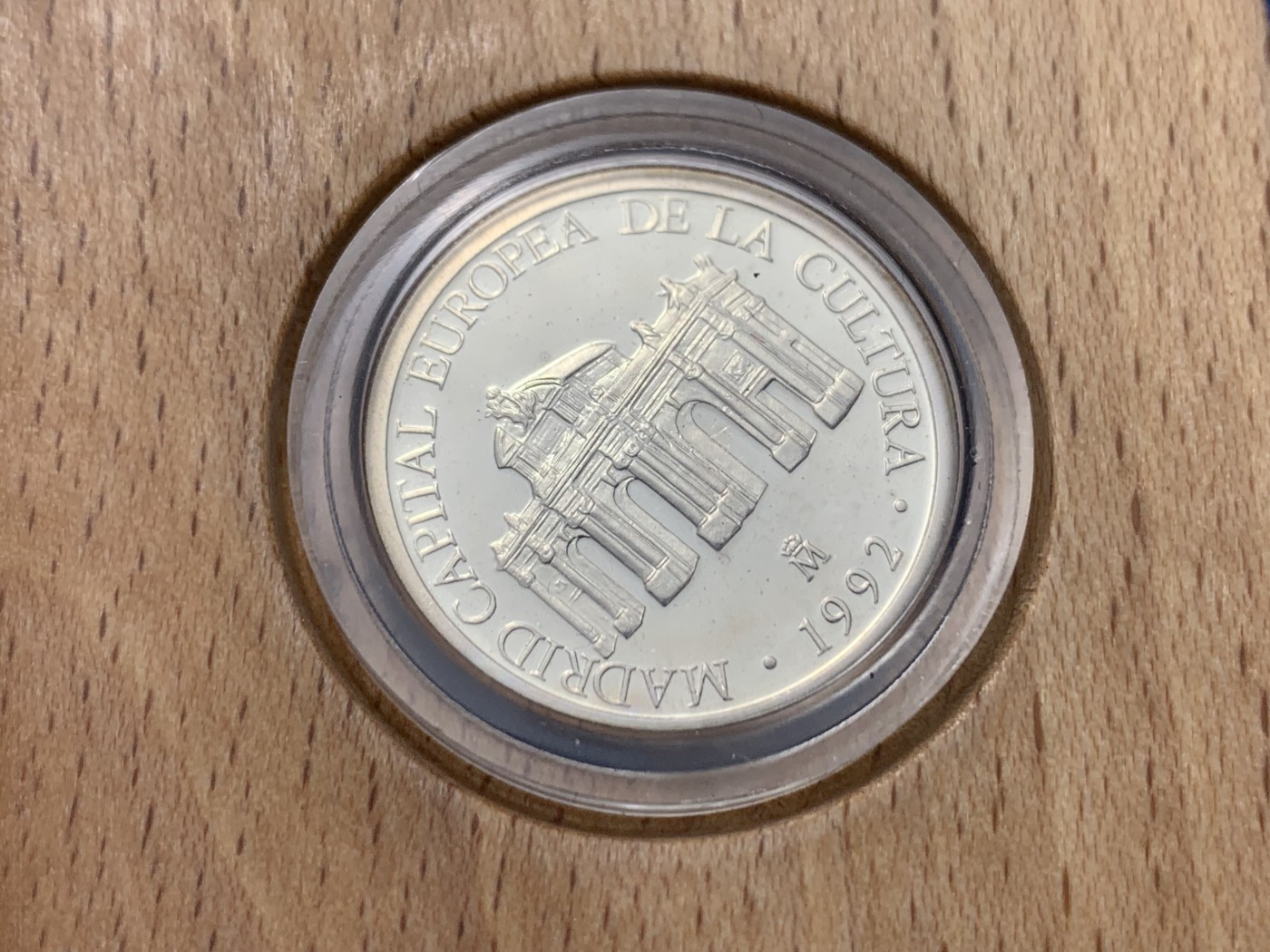 《竞宝斋》第247场-周日，周一 ，周二3场连拍 (全场包邮) 原盒 西班牙1992年 1艾古 精制银币