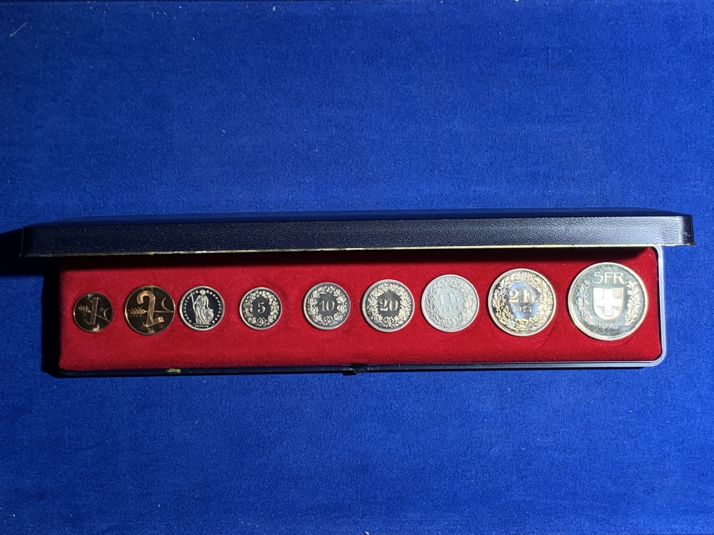 《竞宝斋》第247场-周日，周一 ，周二3场连拍 (全场包邮) 早期长盒子装 瑞士1974年八枚套 PROOF精制套币 非常少见