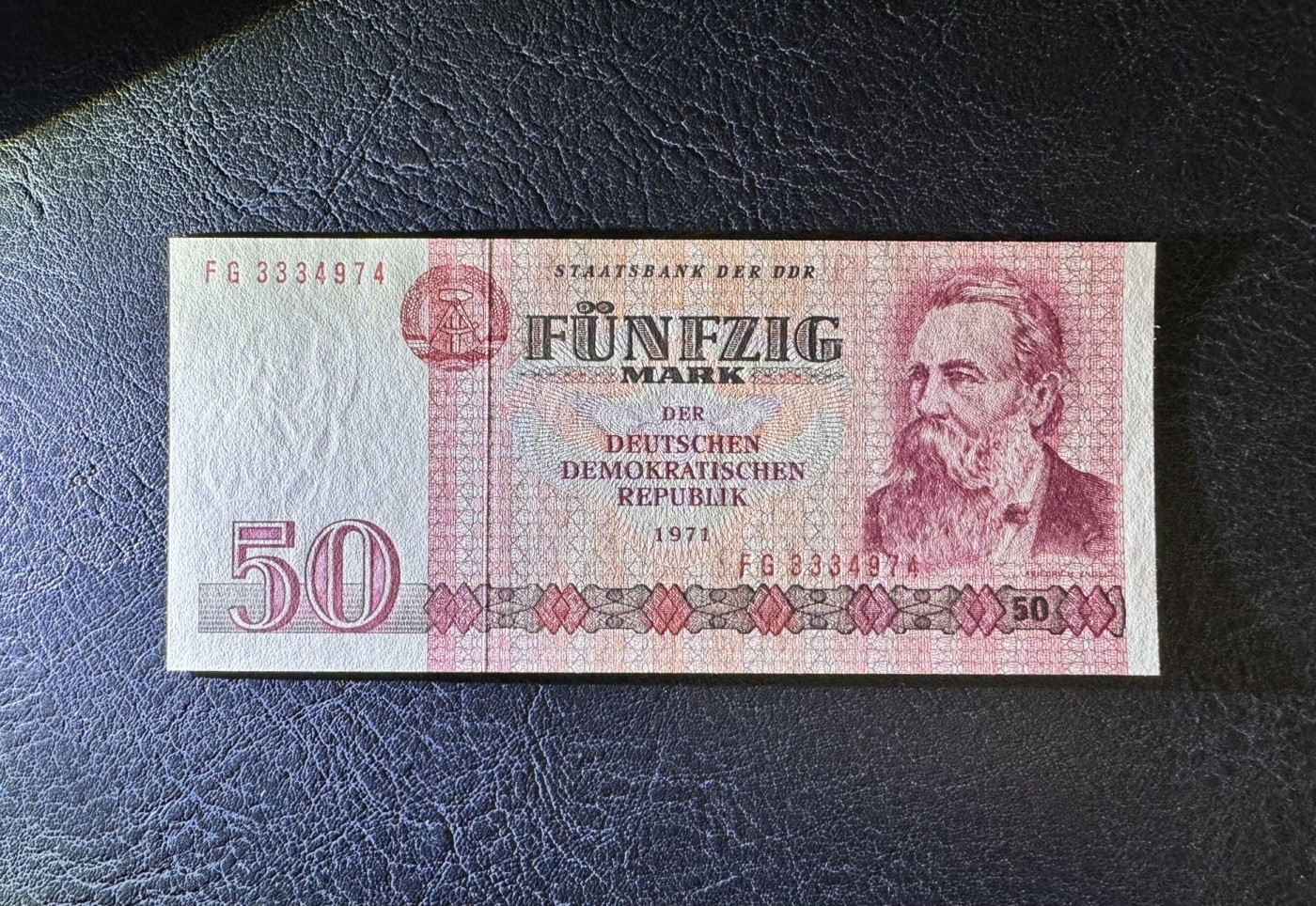 收藏联盟Quantum Auction 第330期拍卖  民主德国1971年50马克 品相UNC- 细节如图 黄斑