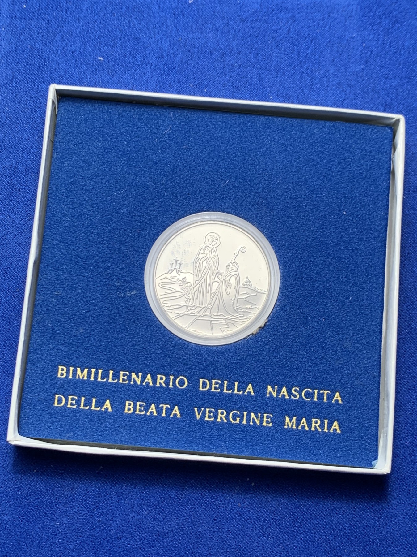 《竞宝斋》第247场-周日，周一 ，周二3场连拍 (全场包邮) 原盒 梵蒂冈1984年 洗礼系列 500里拉 精制银币