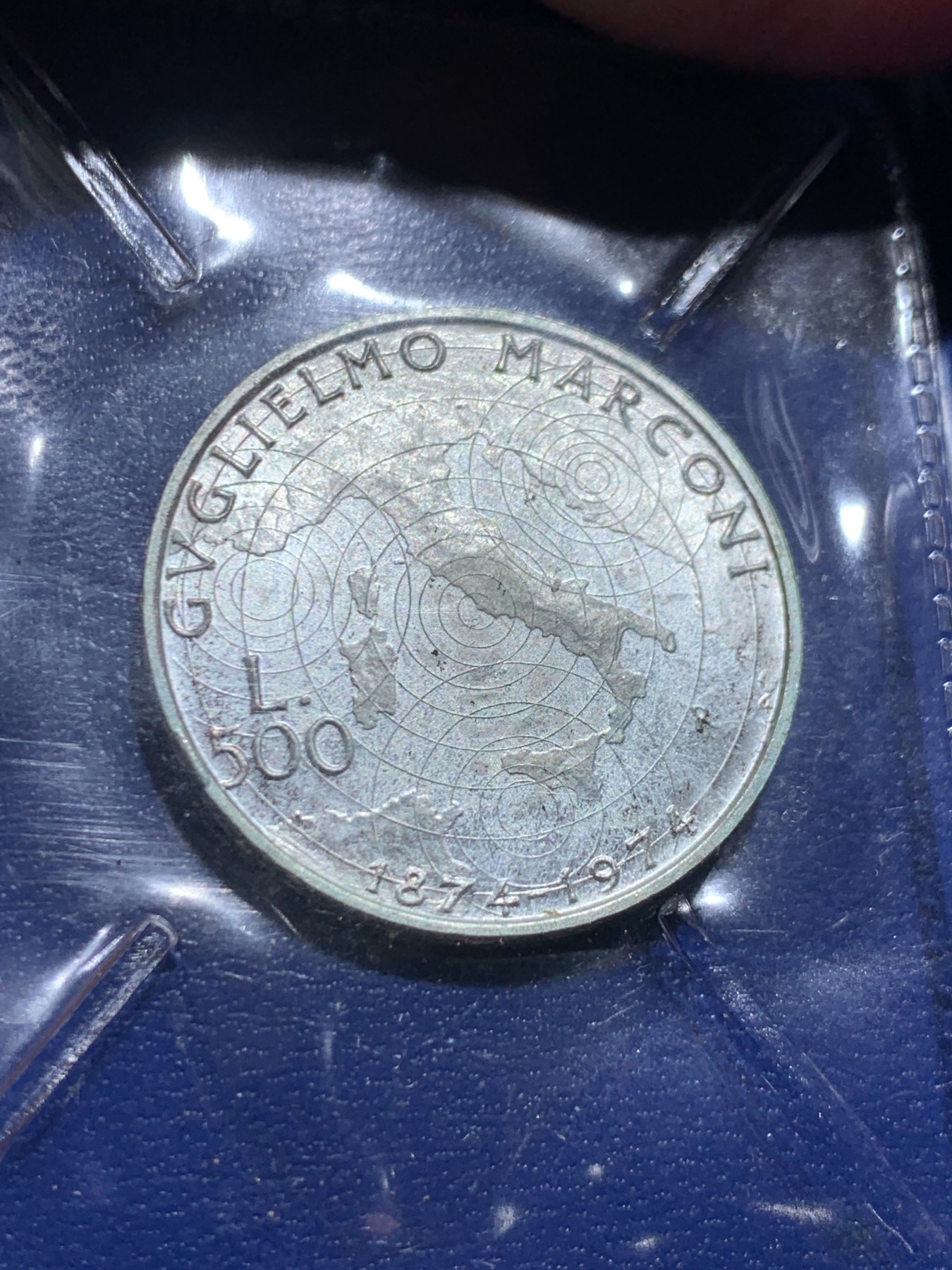 《竞宝斋》第247场-周日，周一 ，周二3场连拍 (全场包邮) 小钱包 意大利 1974年 500里拉 无线电报之父伽利尔摩·马可尼诞辰100周年精制纪念银币 背面意大利地图配无线电花纹很有设计感