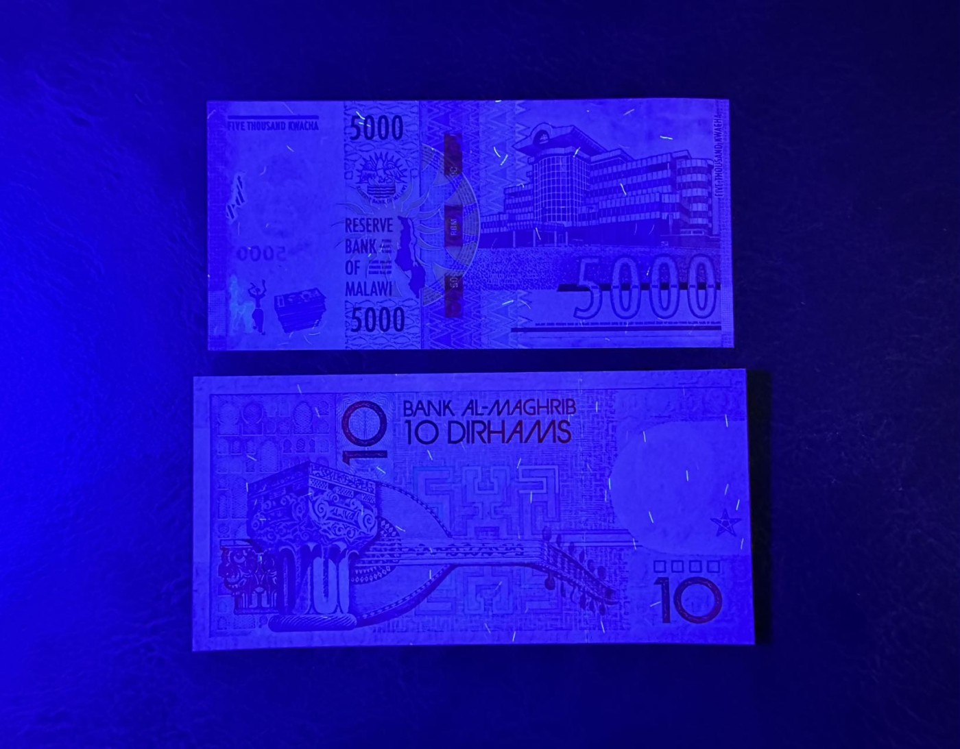 收藏联盟Quantum Auction 第330期拍卖  马拉维2022年5000克瓦查和摩洛哥1986版10迪阿姆 品相全新UNC 马拉维角微瑕