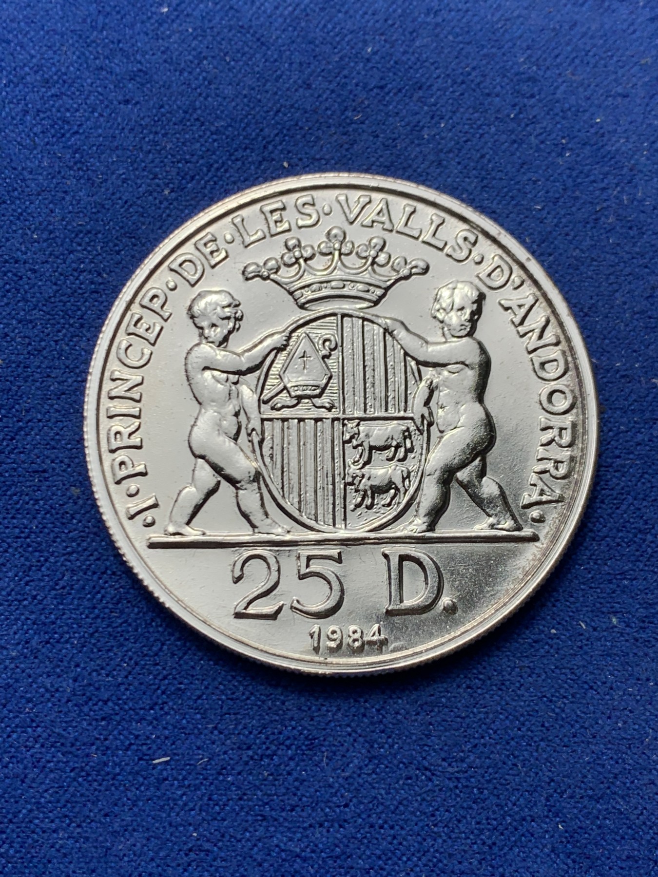 《竞宝斋》第247场-周日，周一 ，周二3场连拍 (全场包邮) 安道尔 1984 25D 银币 20克 900银 少见