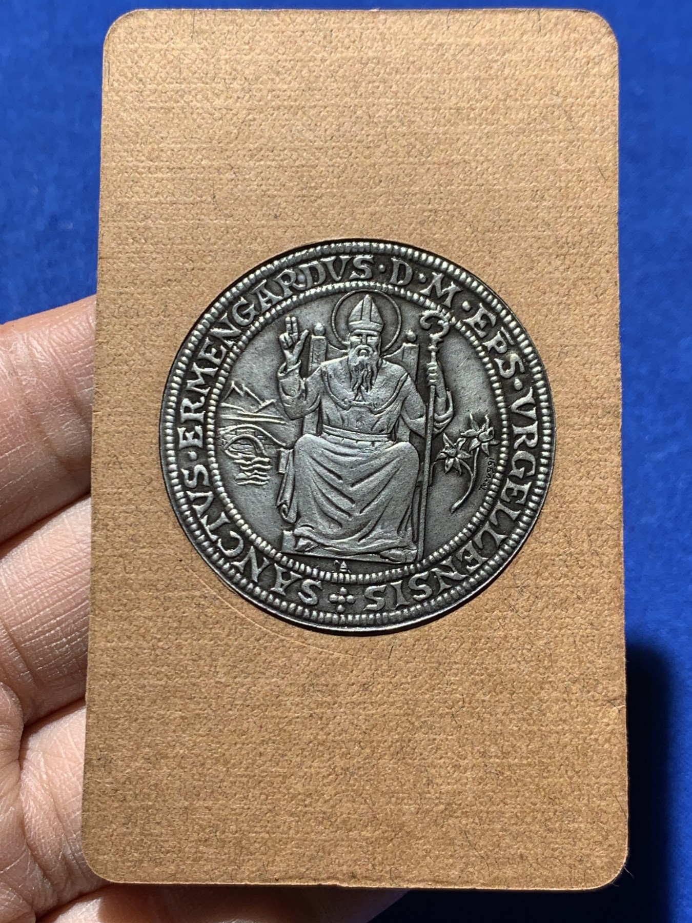 《竞宝斋》第247场-周日，周一 ，周二3场连拍 (全场包邮) 安道尔1977年红衣主教 币章 925银 25克 带包装