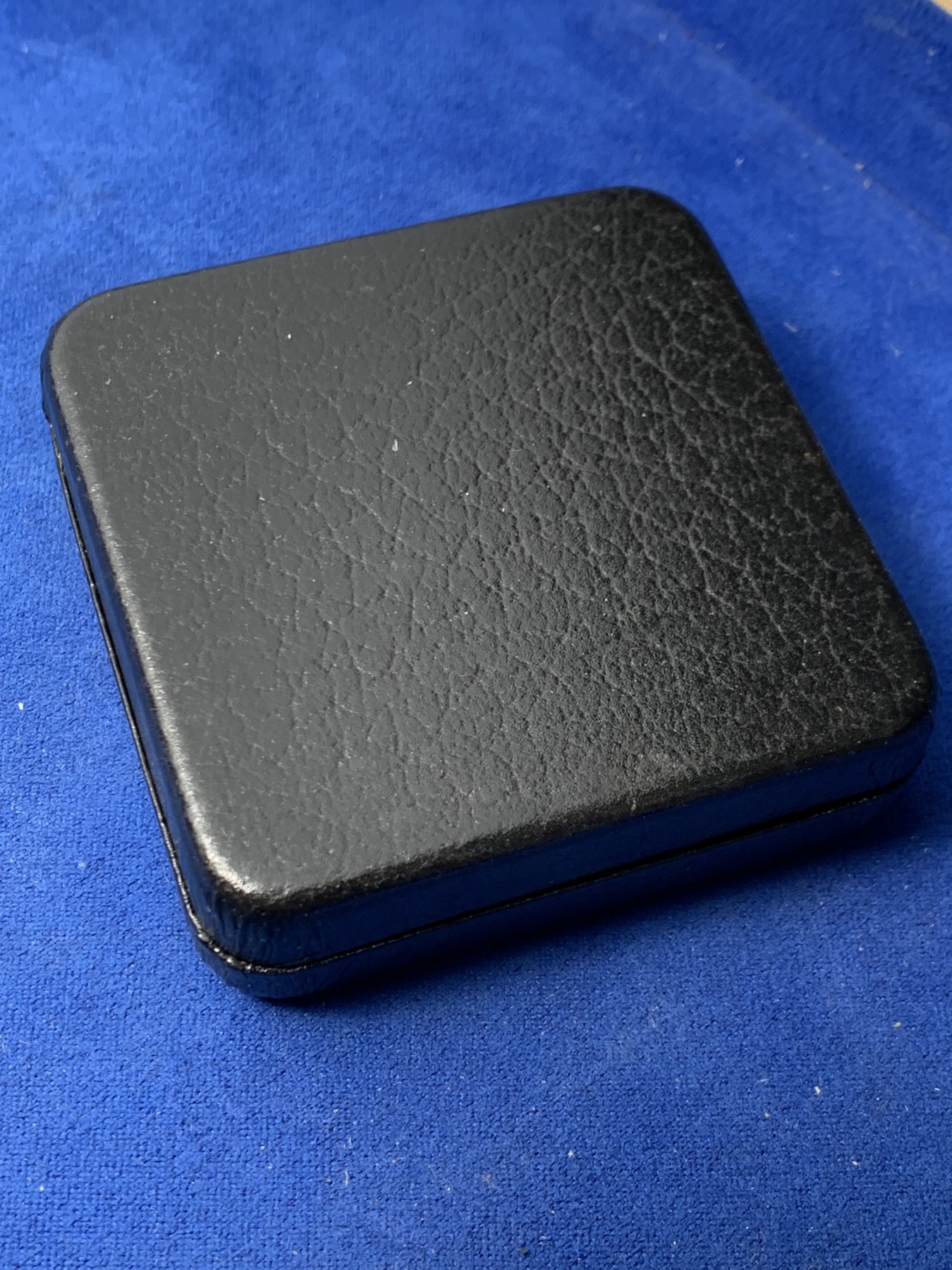 《竞宝斋》第247场-周日，周一 ，周二3场连拍 (全场包邮) 加拿大 1982年 里贾纳市成立100周年 纪念银币 PF 状态 保存的不错 40年了