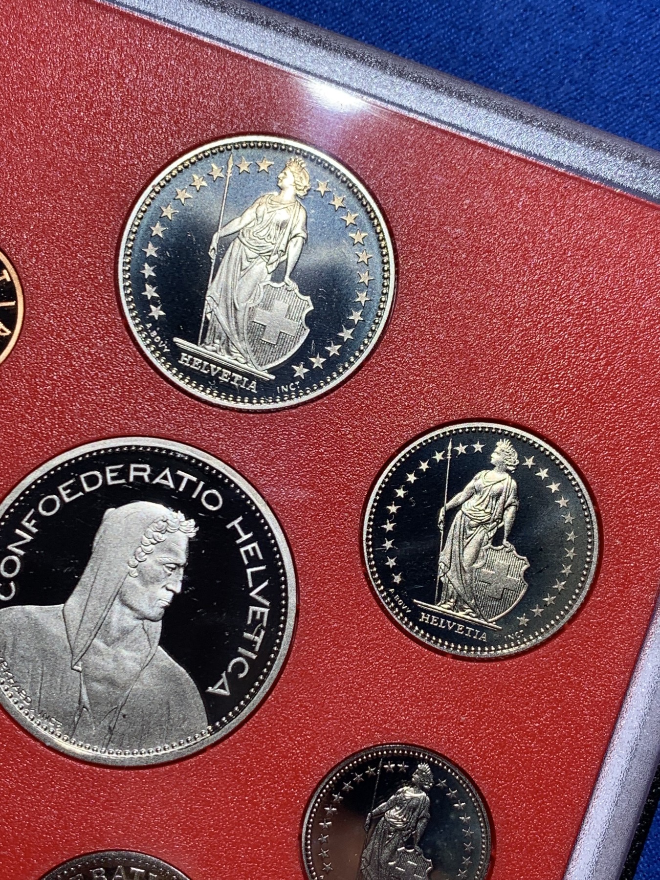 《竞宝斋》第247场-周日，周一 ，周二3场连拍 (全场包邮) 瑞士 1986年 原盒封装 黑皮精制 套币 完美品 值得收藏