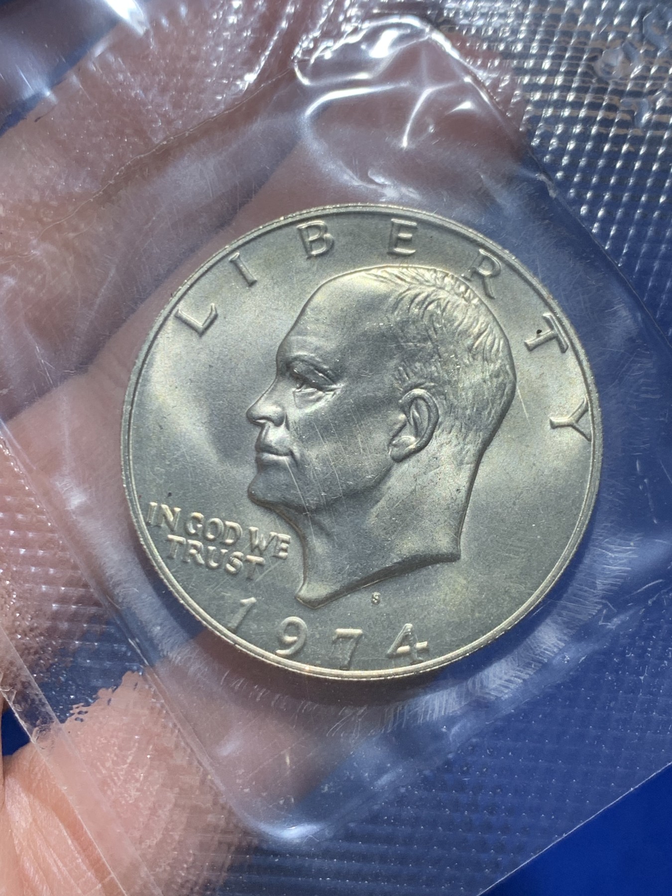 《竞宝斋》第247场-周日，周一 ，周二3场连拍 (全场包邮) 美国1974年S 艾森豪威尔一元银币 封装带章