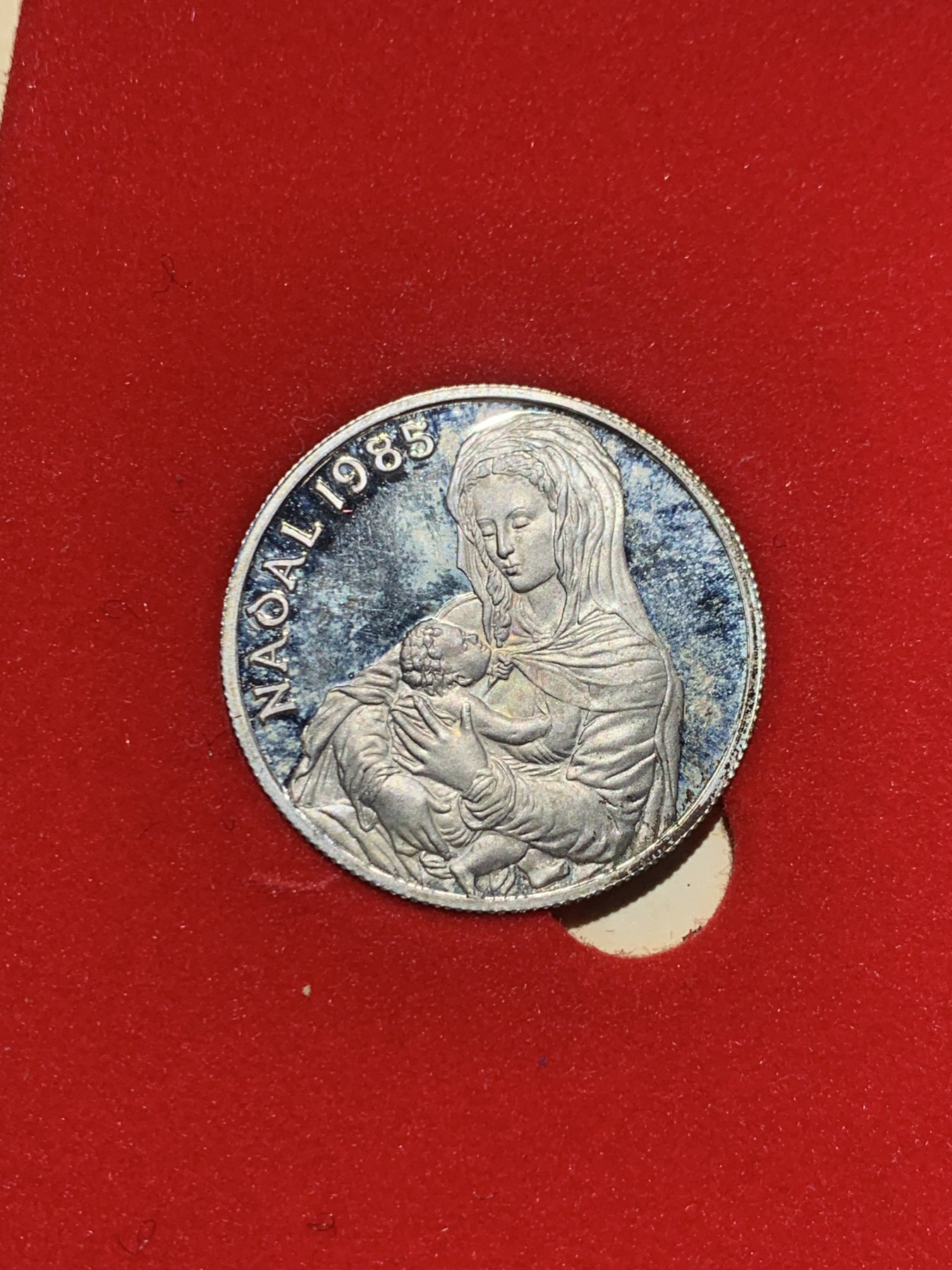 《竞宝斋》第247场-周日，周一 ，周二3场连拍 (全场包邮) 安道尔 1985 圣母与耶稣 20D 银币 16克900银 