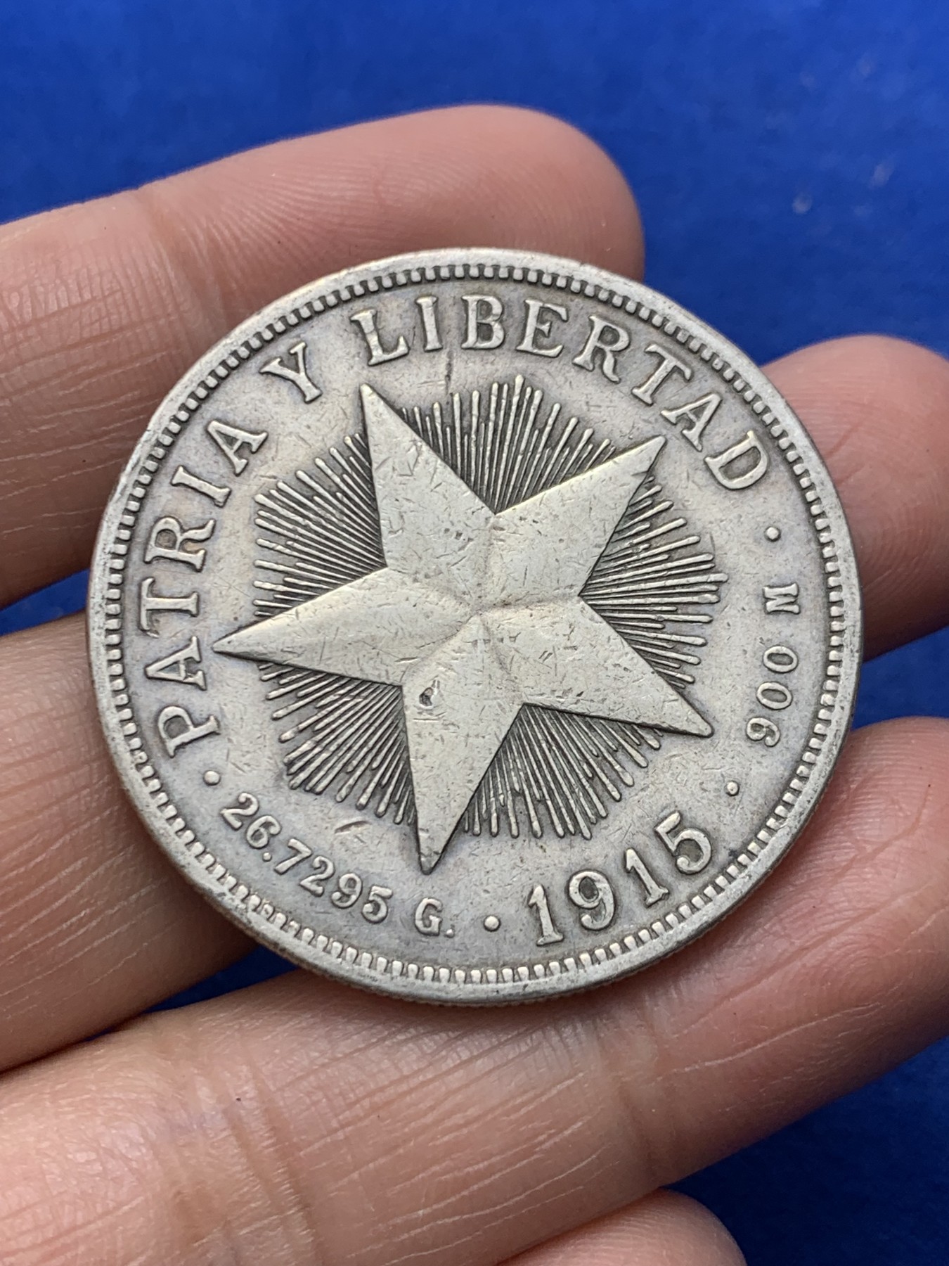 《竞宝斋》第247场-周日，周一 ，周二3场连拍 (全场包邮) 古巴 1915年 五星1比索大银币 相对高价的年份