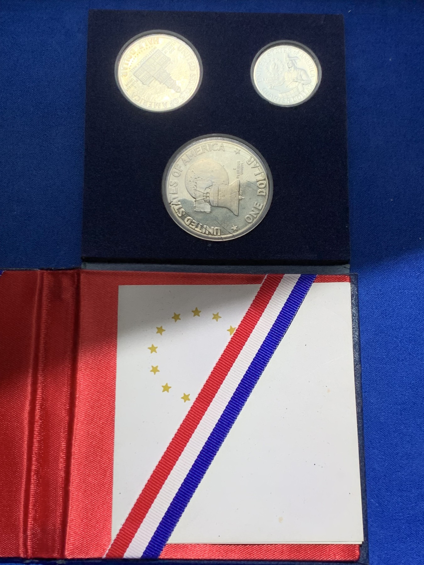 《竞宝斋》第247场-周日，周一 ，周二3场连拍 (全场包邮) 美国1976年S 精制银币三枚套