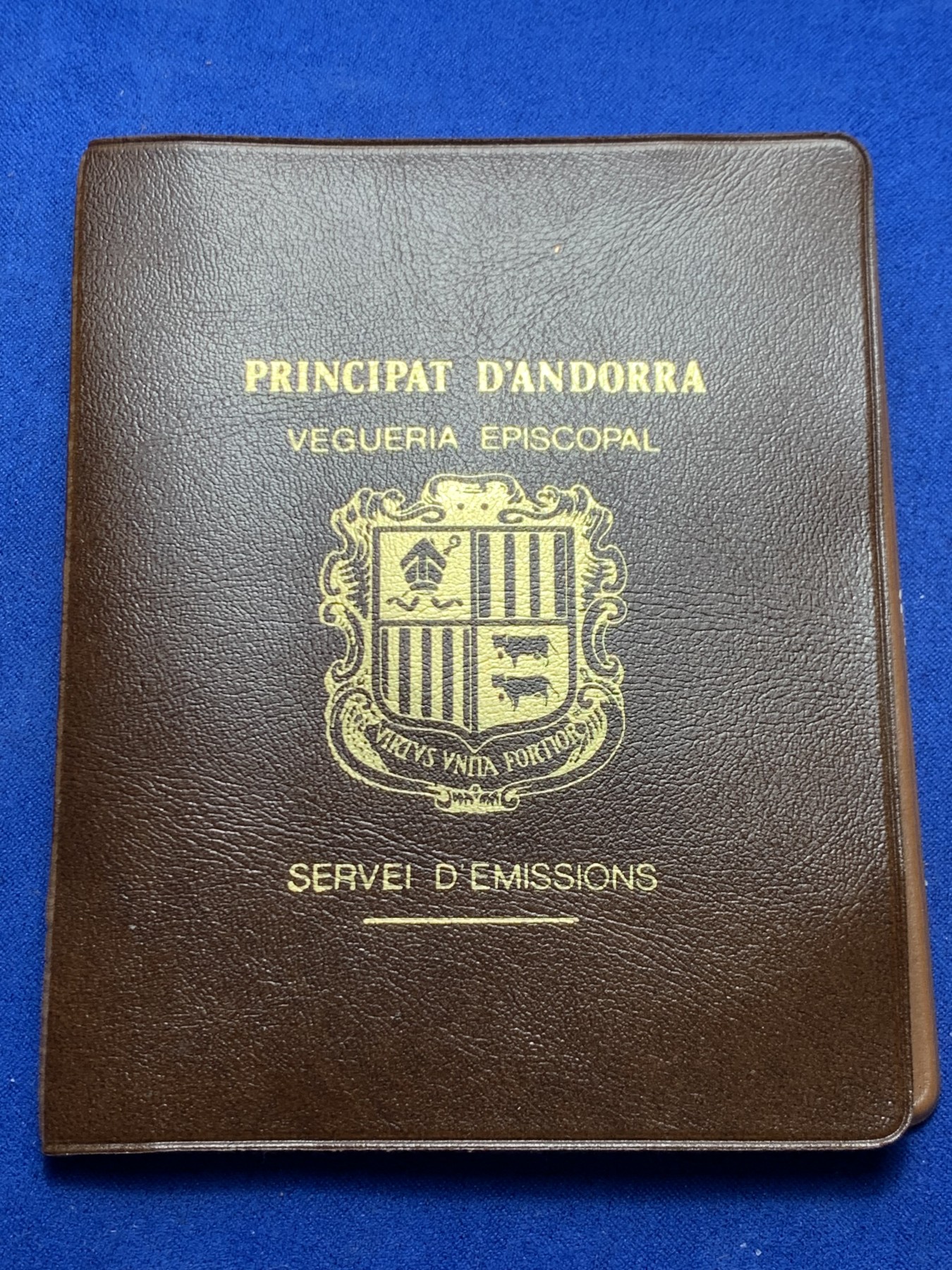 《竞宝斋》第247场-周日，周一 ，周二3场连拍 (全场包邮) 安道尔 1986年10第纳尔 墨西哥世界杯 银币
