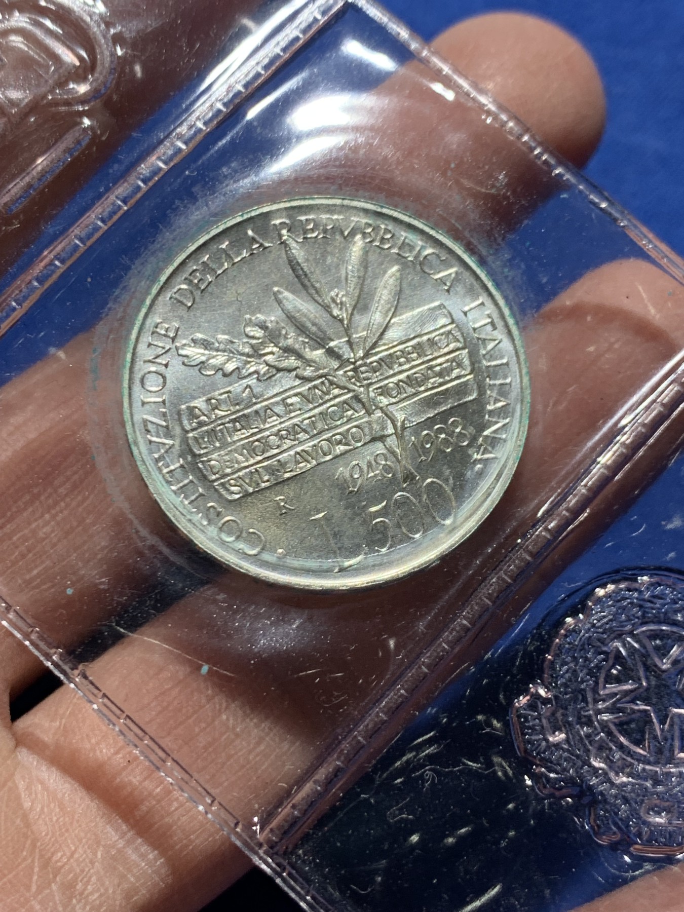 《竞宝斋》第247场-周日，周一 ，周二3场连拍 (全场包邮) 意大利 1988年 女神 500里拉银币 封装