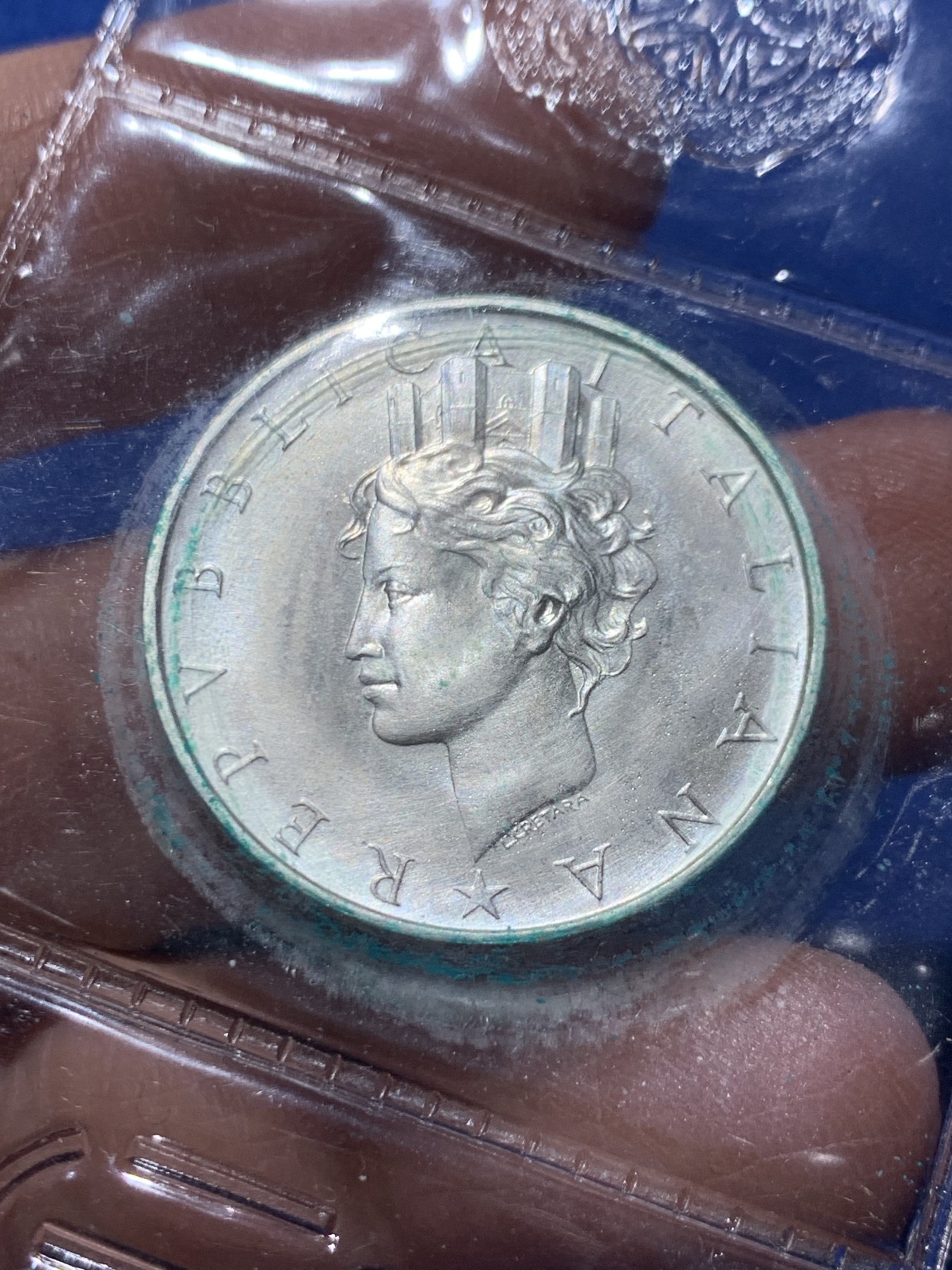 《竞宝斋》第247场-周日，周一 ，周二3场连拍 (全场包邮) 意大利 1988年 女神 500里拉银币 封装