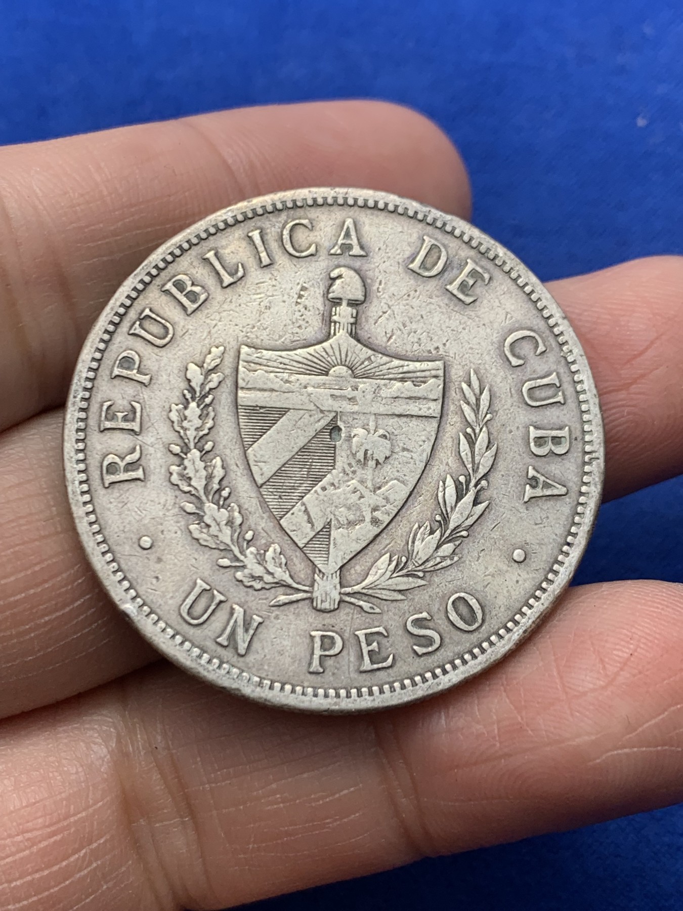 《竞宝斋》第247场-周日，周一 ，周二3场连拍 (全场包邮) 古巴 1915年 五星1比索大银币 相对高价的年份