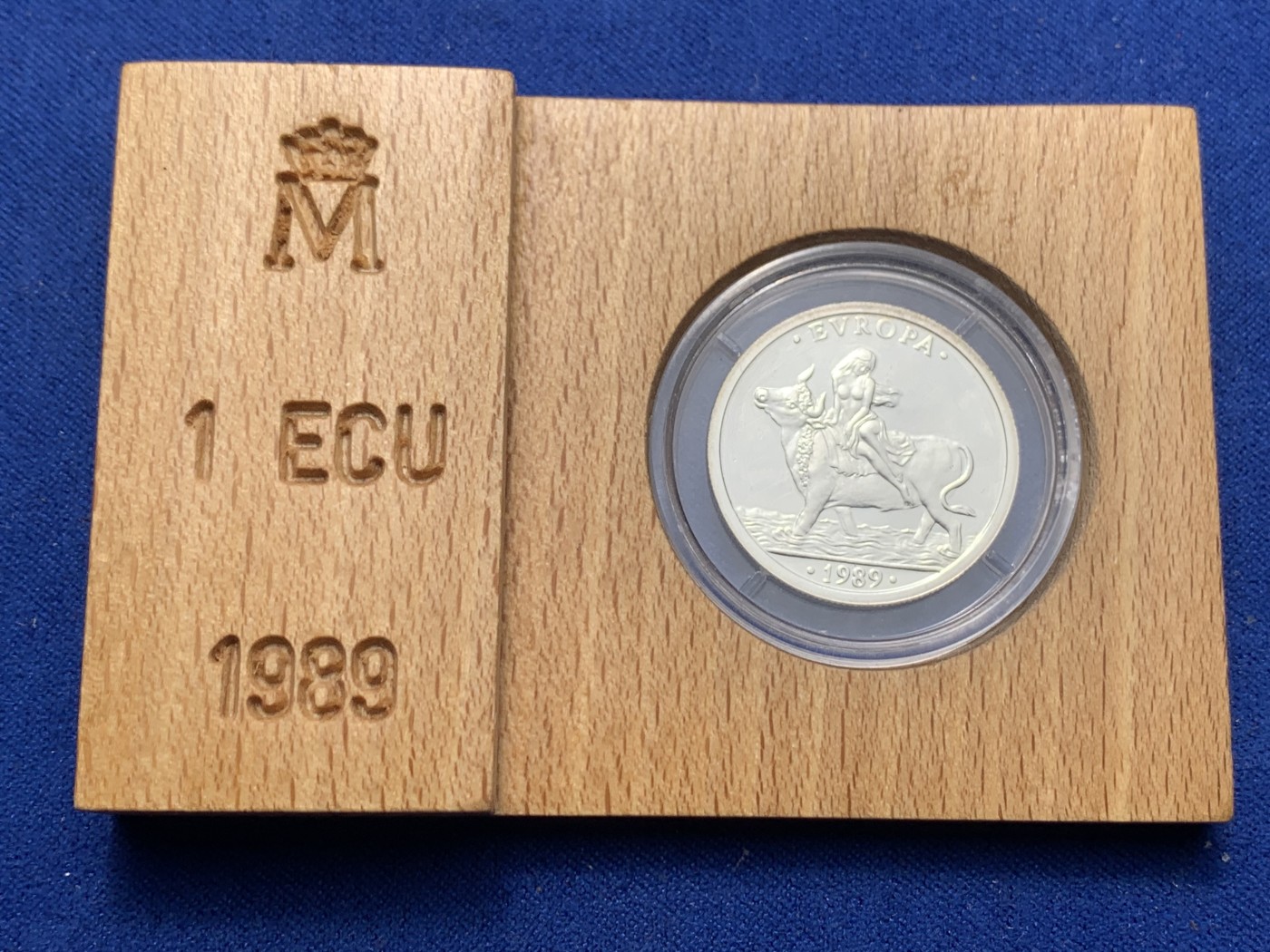 《竞宝斋》第247场-周日，周一 ，周二3场连拍 (全场包邮) 原盒 西班牙1989年 骑牛1艾古 精制银币