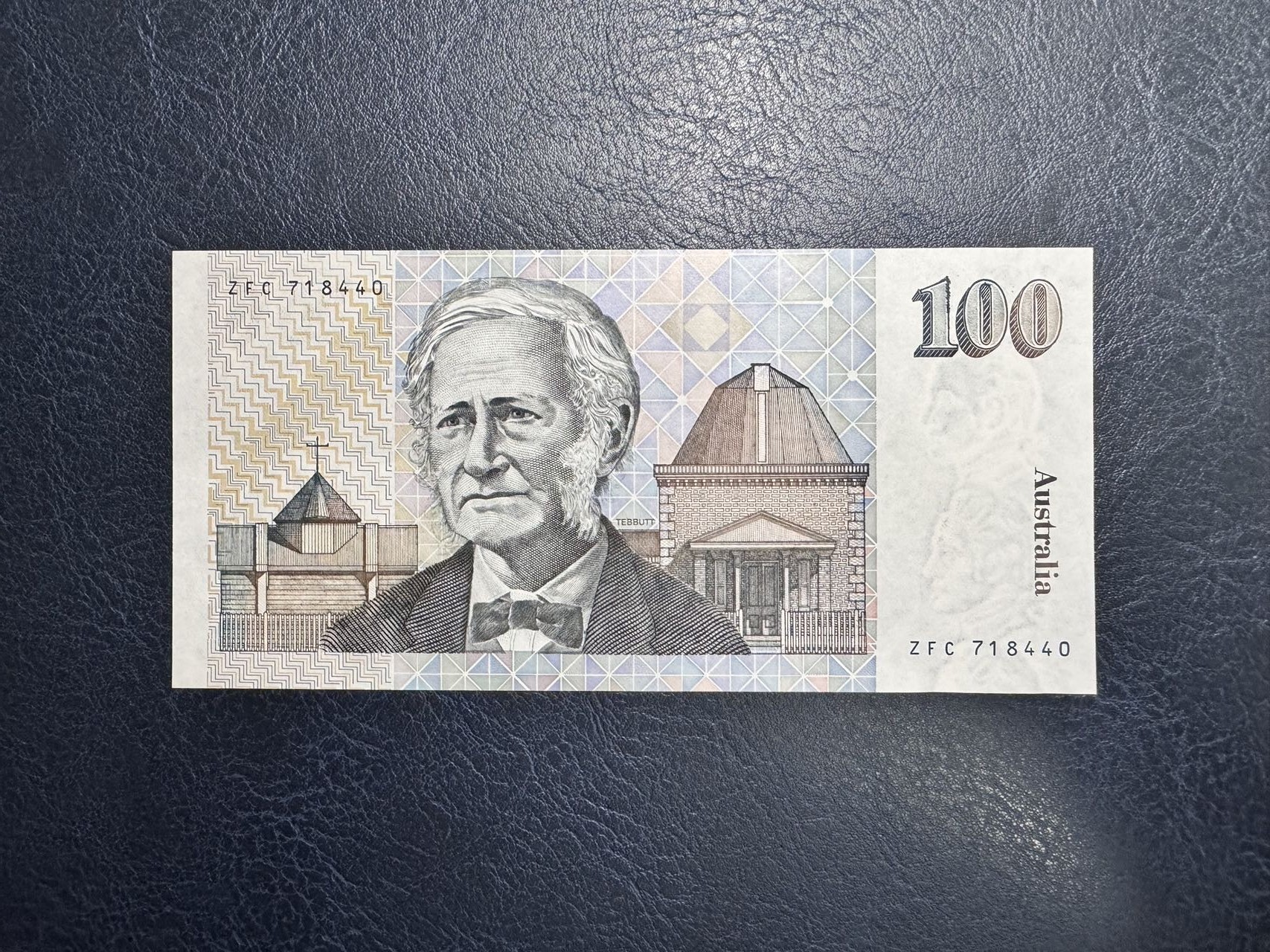 收藏联盟Quantum Auction 第330期拍卖  澳大利亚1984-92年100元 品相全新UNC 毛线帽 道格拉斯.莫森爵士 