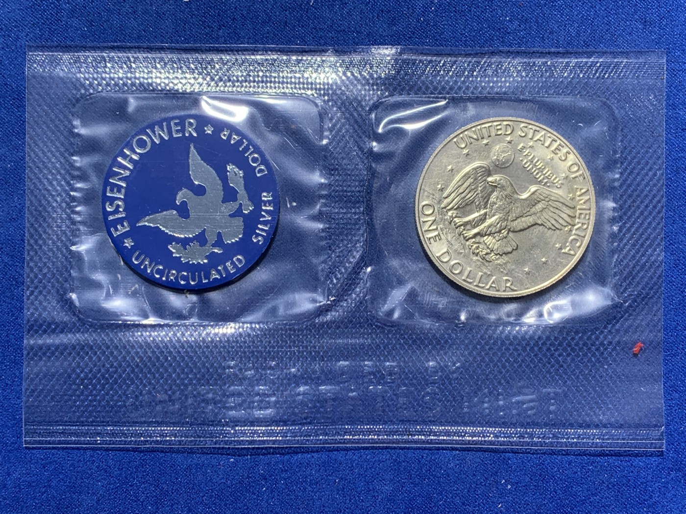 《竞宝斋》第247场-周日，周一 ，周二3场连拍 (全场包邮) 美国1974年S 艾森豪威尔一元银币 封装带章