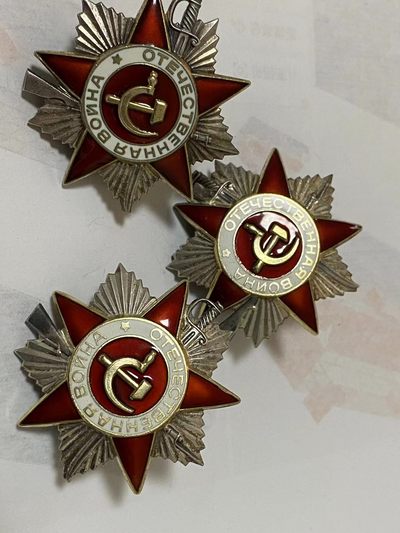 苏联勋章奖章3月11日拍卖第四期3月13日晚上九点结束 - 苏联85二级卫国三枚一起拍极品品相收藏佳品 一枚好刻号 两枚号段非常接近就差一百多号