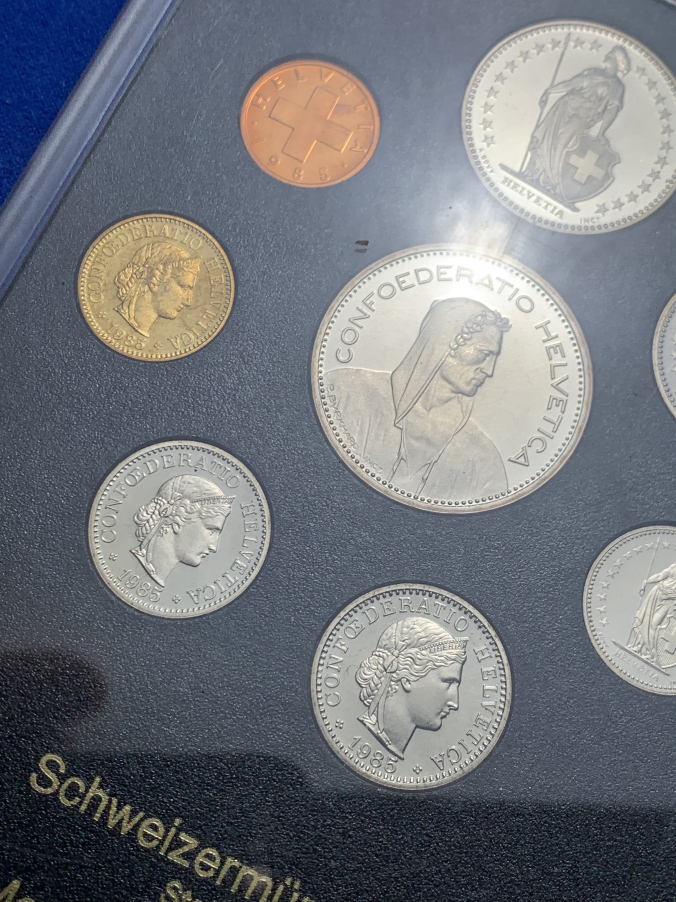 《竞宝斋》第247场-周日，周一 ，周二3场连拍 (全场包邮) 卡装黑色 瑞士1985年1分到5法郎 八枚套 精制币 封装少见