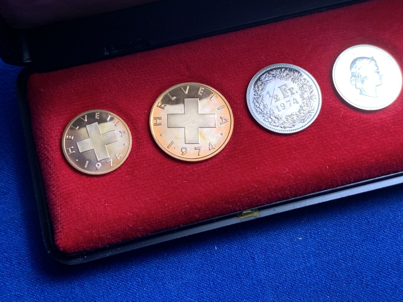 《竞宝斋》第247场-周日，周一 ，周二3场连拍 (全场包邮) 早期长盒子装 瑞士1974年八枚套 PROOF精制套币 非常少见