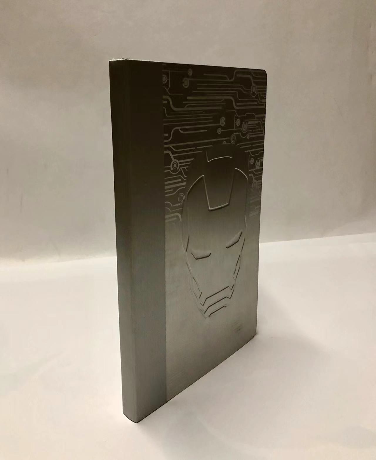 零元拍：小罗伯特·唐尼亲笔签名的漫威影业官方呈现的史塔克工业出品《IRON MAN 3》航空铝材未来科技记事本