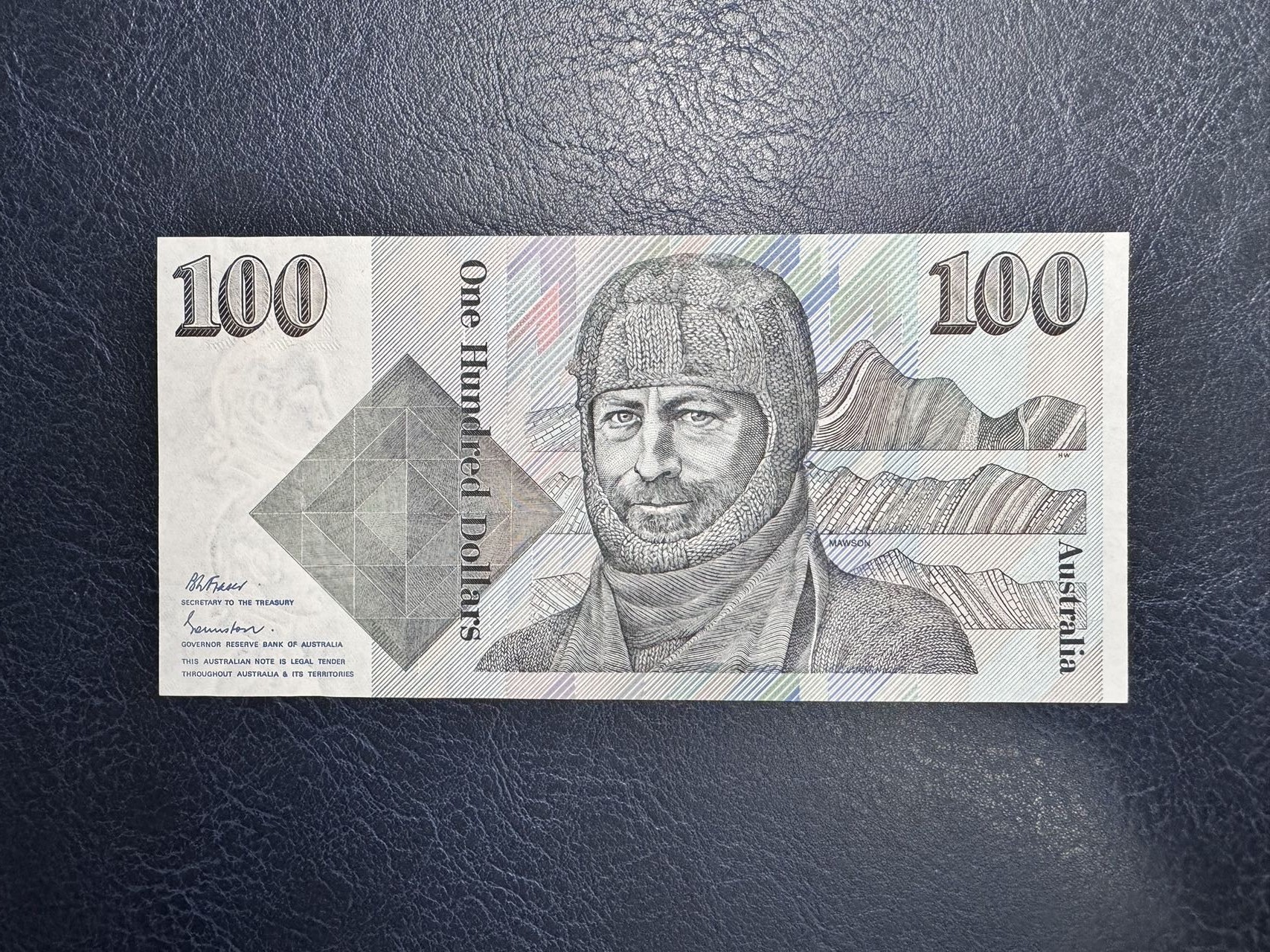 收藏联盟Quantum Auction 第330期拍卖  澳大利亚1984-92年100元 品相全新UNC 毛线帽 道格拉斯.莫森爵士 