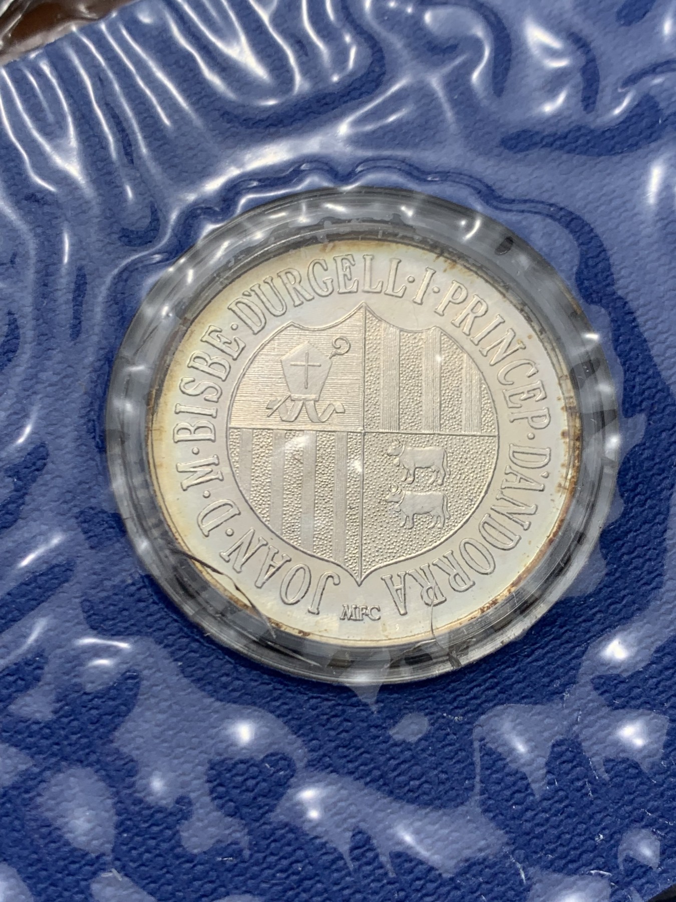 《竞宝斋》第247场-周日，周一 ，周二3场连拍 (全场包邮) 安道尔 1986年10第纳尔 墨西哥世界杯 银币