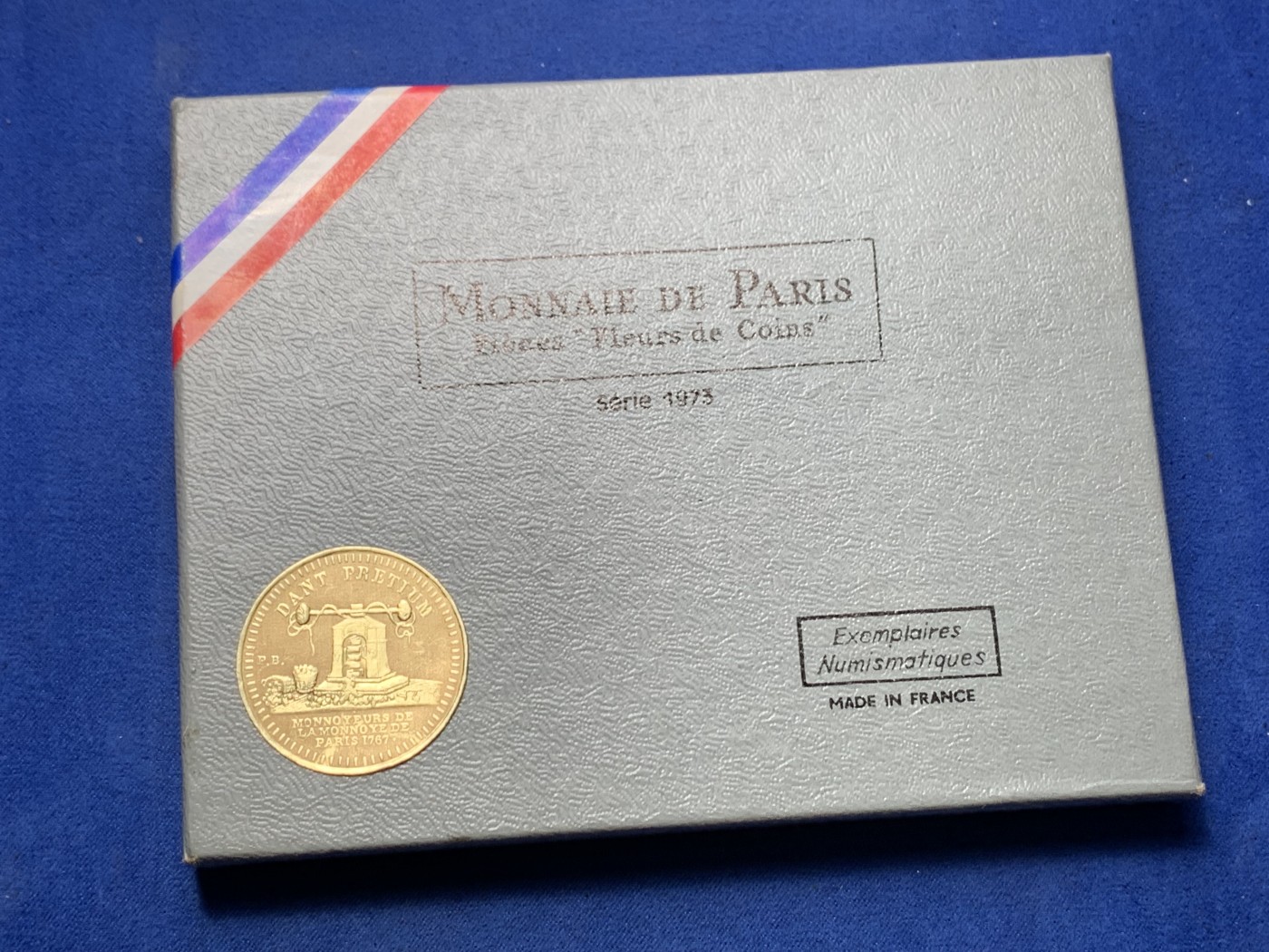 《竞宝斋》第247场-周日，周一 ，周二3场连拍 (全场包邮) 法国1973年大力神套币 含1枚大银币