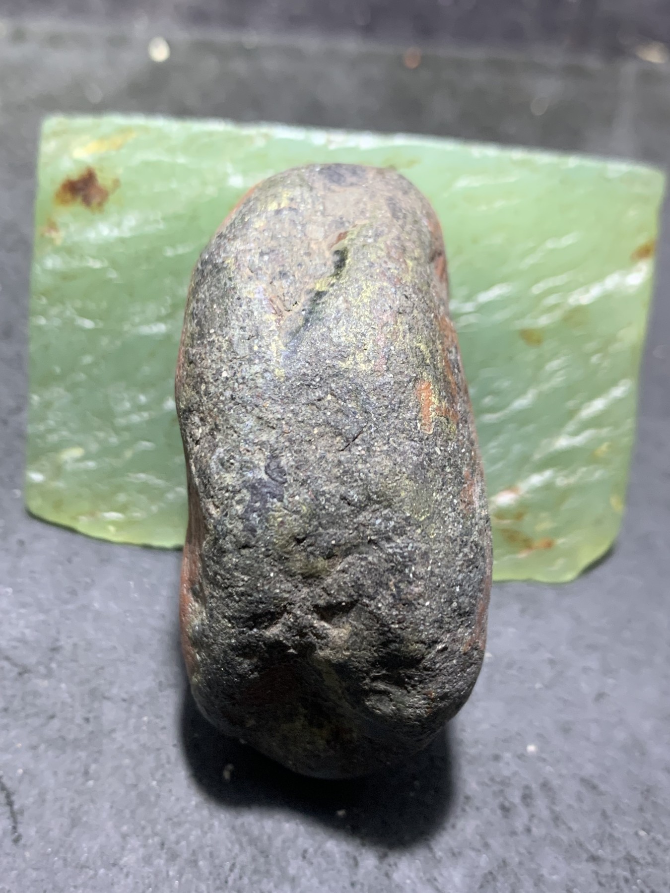 精美铁皮原皮千层纹大开口料南红玛瑙原石一颗，