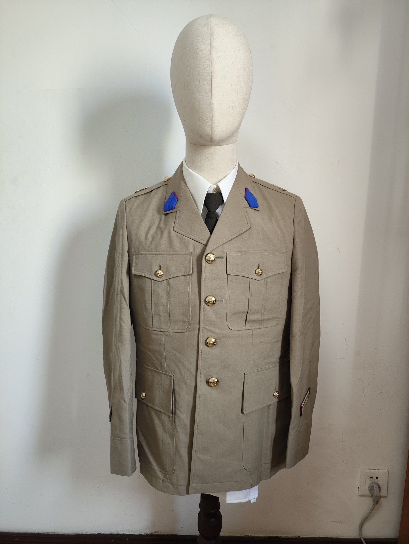 2024第四次拍卖 比利时72年兵服，衣裤