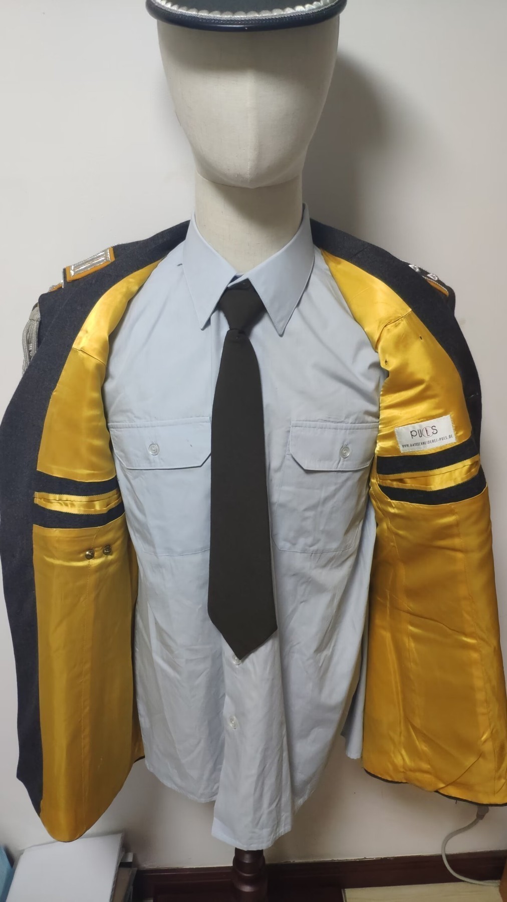 2024第四次拍卖 联邦德国定制常服一套（不包含领带）