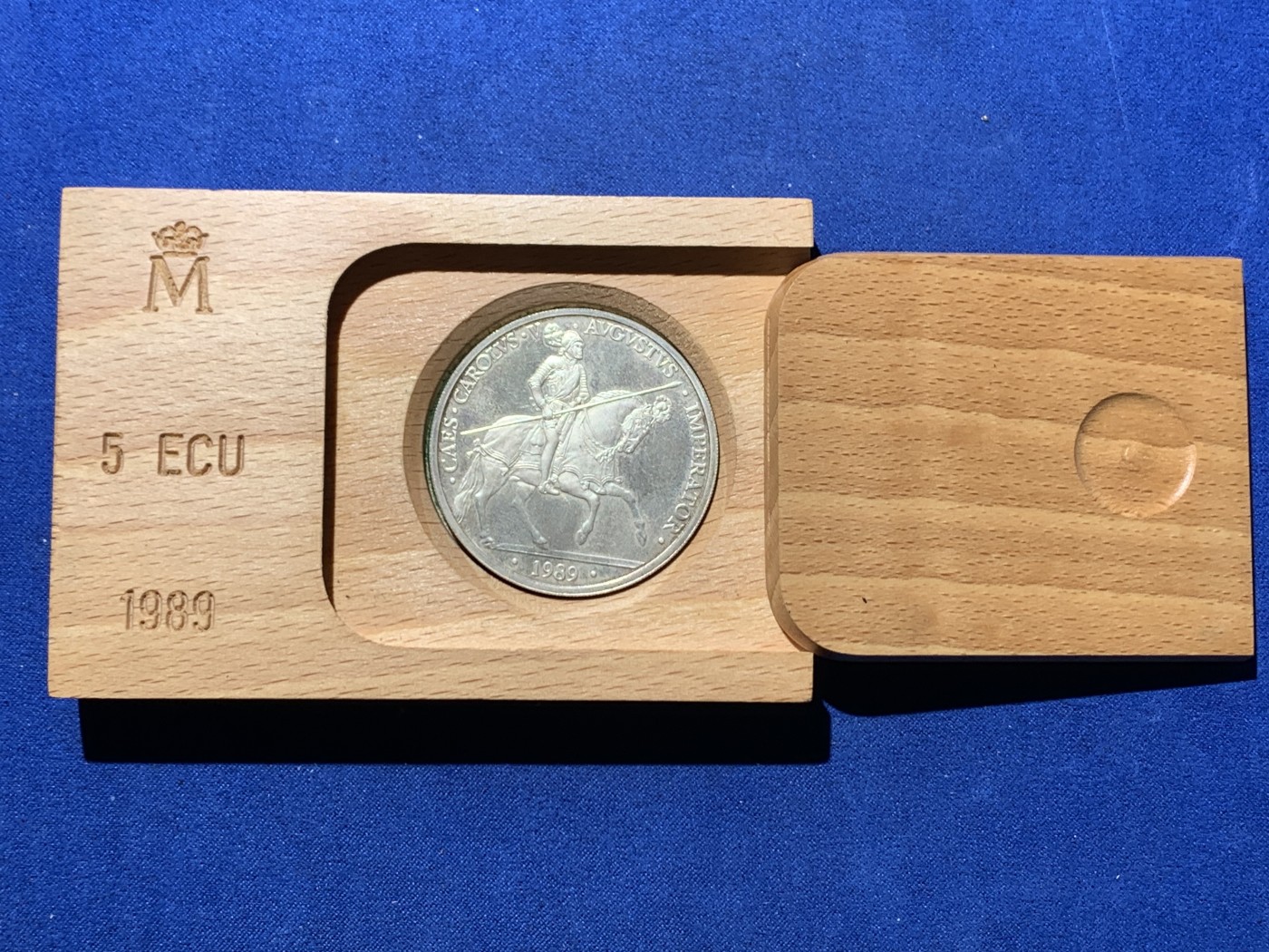 《竞宝斋》第247场-周日，周一 ，周二3场连拍 (全场包邮) 西班牙1989年 骑士5ECU大银币 33.6克 925银 原盒 细节见图