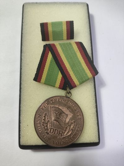 2024第四次拍卖 - 东德铜服役勋章（带盒）