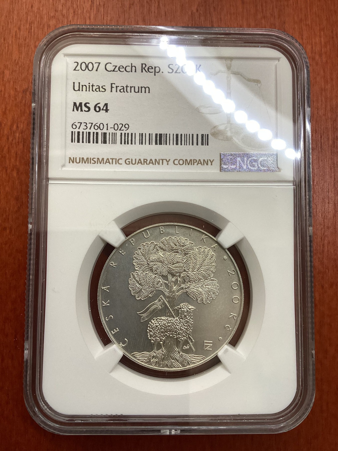 长老汇龙年精选第三场 2007 捷克兄弟会成立550周年200克朗银币，NGC MS64分，唯一冠军分