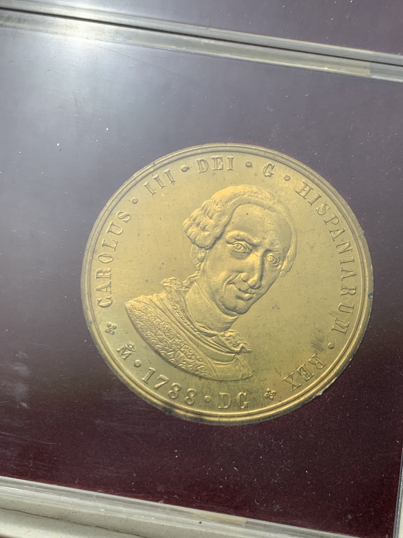 《竞宝斋》第247场-周日，周一 ，周二3场连拍 (全场包邮) 历史与现实 西班牙 1988 卡洛斯三世 200周年纪念章一对 含一枚25克 925银