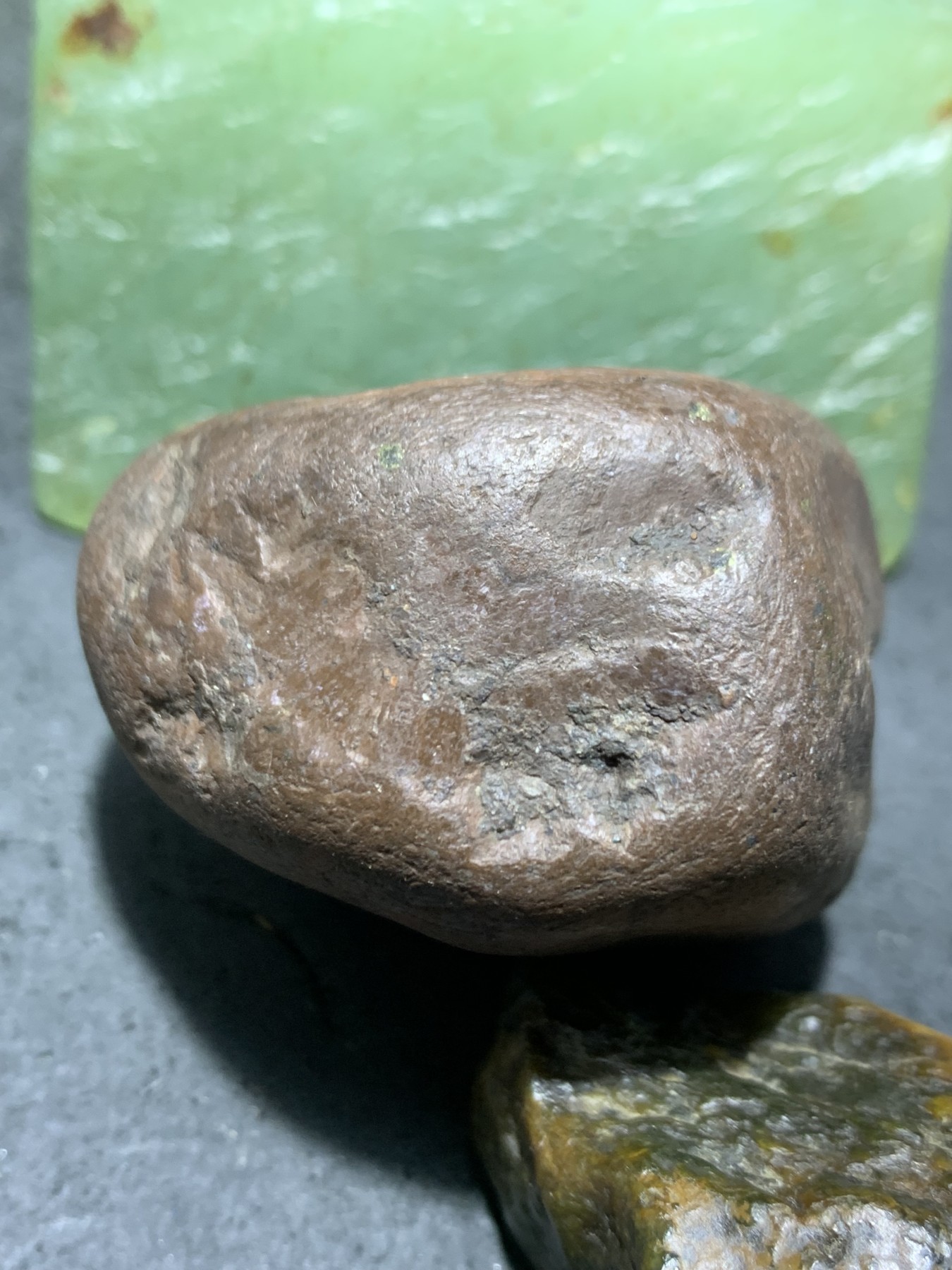 精美开口柿子红南红玛瑙原石一颗