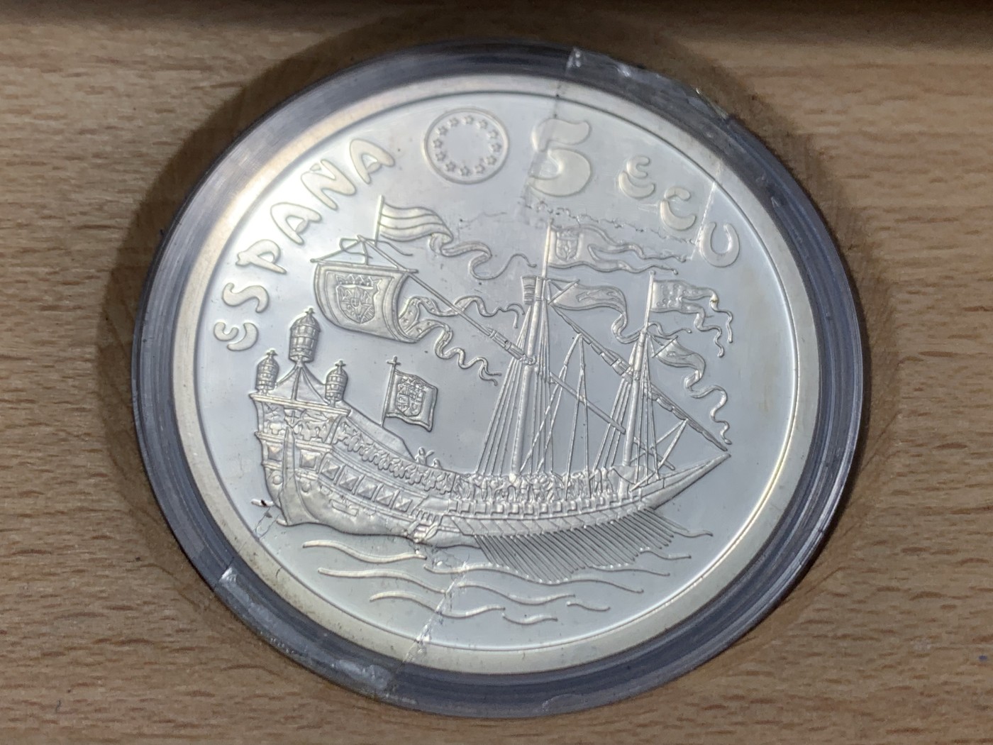 《竞宝斋》第247场-周日，周一 ，周二3场连拍 (全场包邮) 西班牙 1995 木盒装 2枚一组  一枚5艾古一枚1000比塞塔 33.6克+18克  两枚都是925银