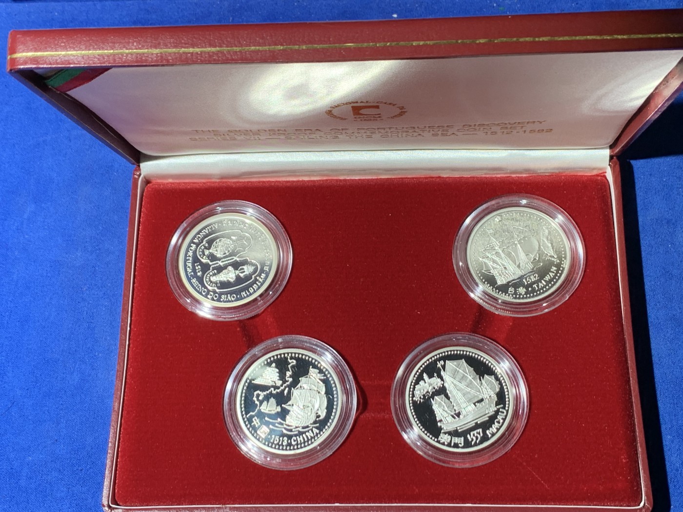 《竞宝斋》第247场-周日，周一 ，周二3场连拍 (全场包邮) 原盒证书 葡萄牙1996年 中国近海系列 200埃斯库多 四枚套 精制大银币 单枚26.5克 总重106克 925银 非常漂亮 该系列中少见品种