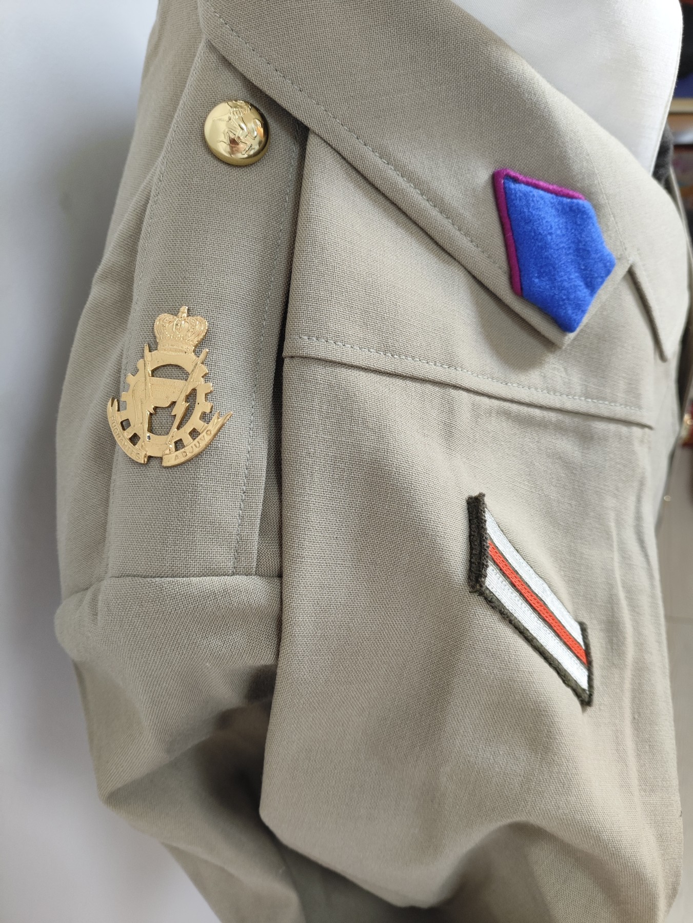 2024第四次拍卖 比利时72年兵服，衣裤