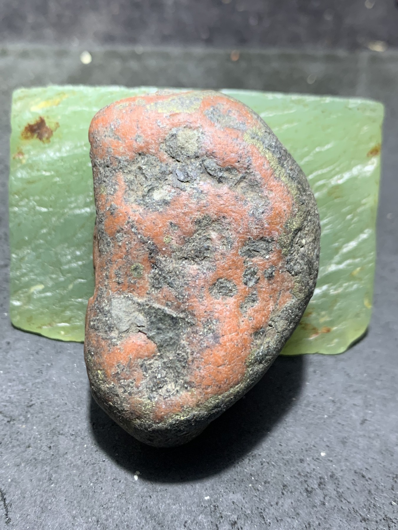 精美铁皮原皮千层纹大开口料南红玛瑙原石一颗，