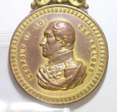比利时1900年 利奥波德一世戴皇冠高浮雕大镀金章 45MM - 比利时1900年 利奥波德一世戴皇冠高浮雕大镀金章 45MM