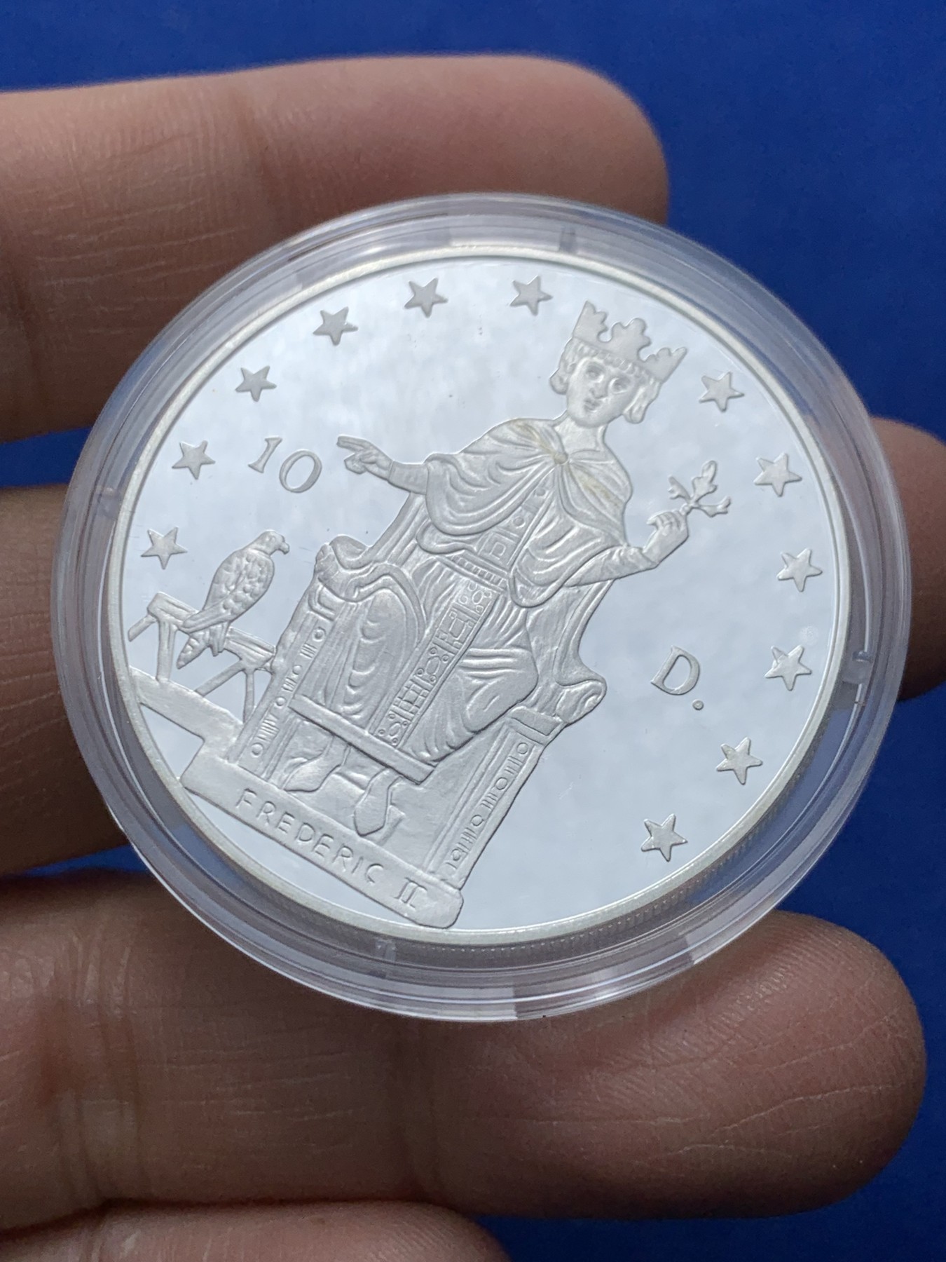 《竞宝斋》第247场-周日，周一 ，周二3场连拍 (全场包邮) 原蓝盒证书安道尔1996年腓特烈二世像10第纳精制尔大银币31.6克