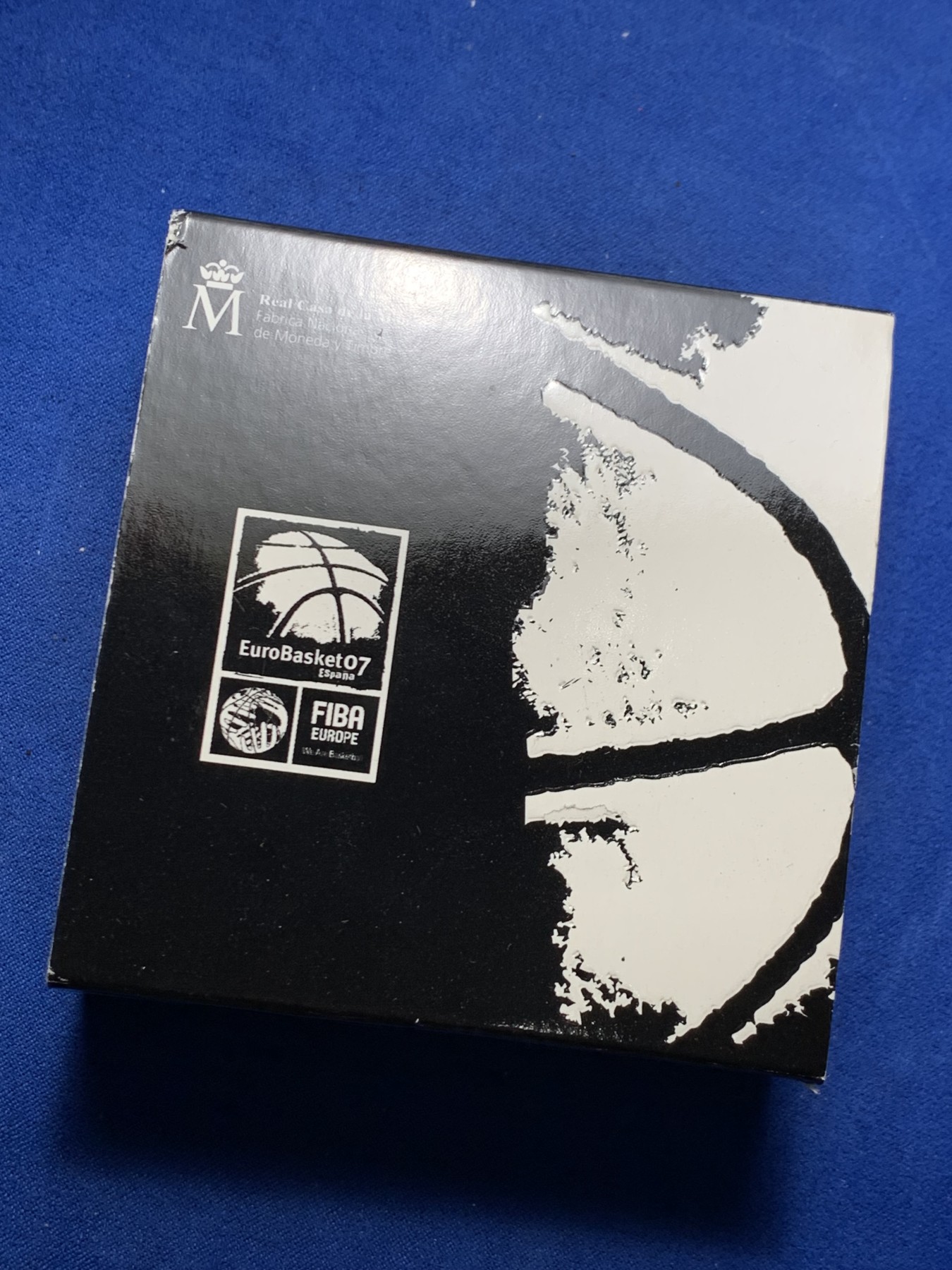 《竞宝斋》第247场-周日，周一 ，周二3场连拍 (全场包邮) 原盒证书 西班牙2010年 庆祝南非世界杯夺冠 10欧元 大银币 27克 成交价： ¥190