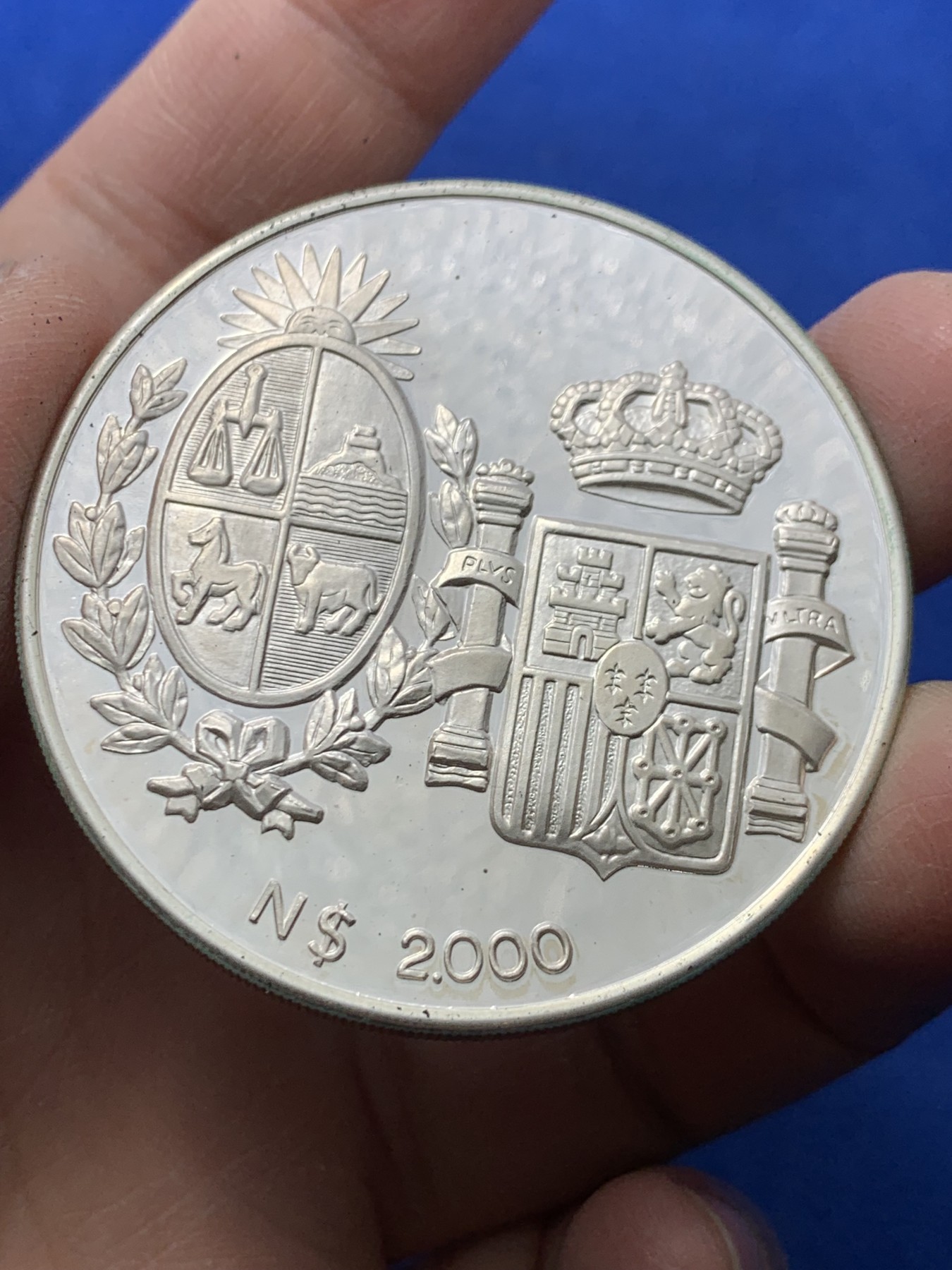 《竞宝斋》第247场-周日，周一 ，周二3场连拍 (全场包邮) 	乌拉圭 1983 西班牙国王造访 纪念 2000新比索大银币 65克 900银